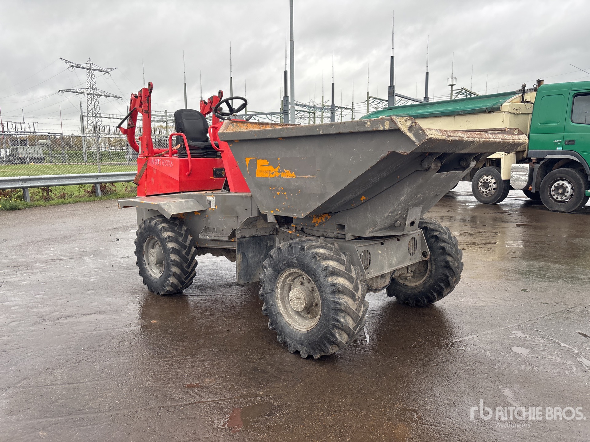 General Appearance with Bild, Ecke vorne rechts