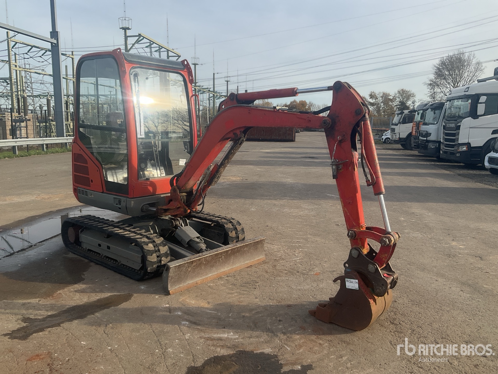 General Appearance with Picture, Right Front Corner