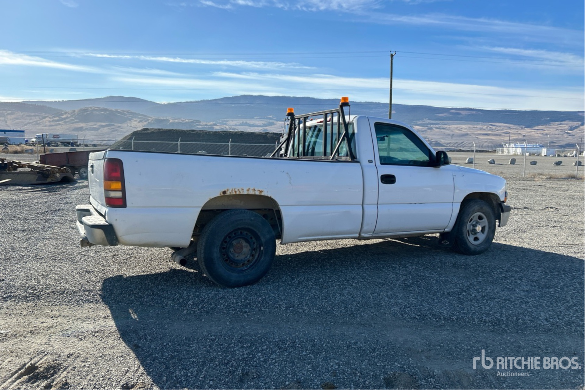 General Appearance with Picture, Right Rear Corner