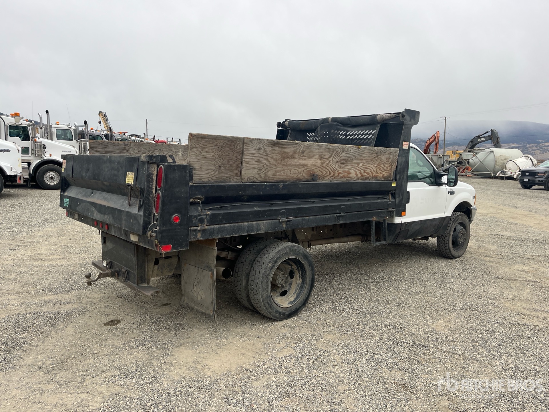 Aspect général with Image, coin arrière droit