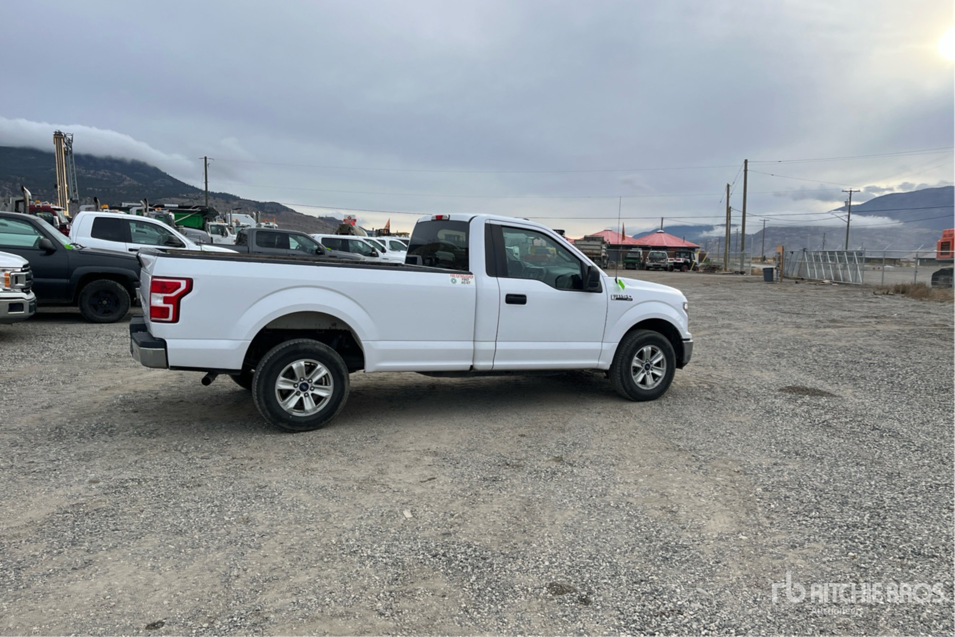 Aspect général with Image, coin arrière droit