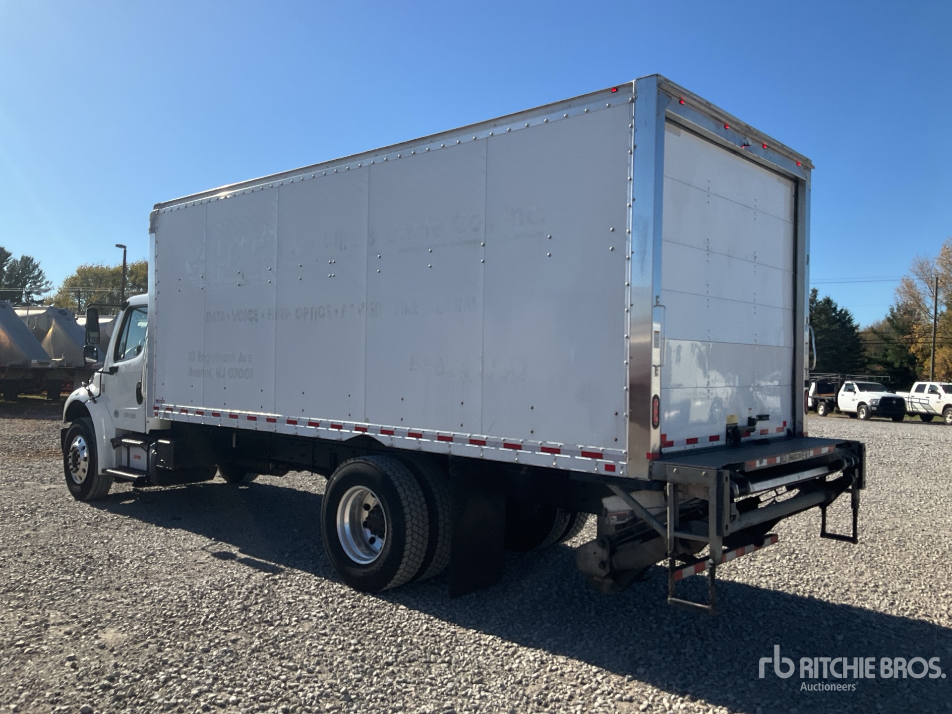 Aspect général with Image, coin arrière gauche