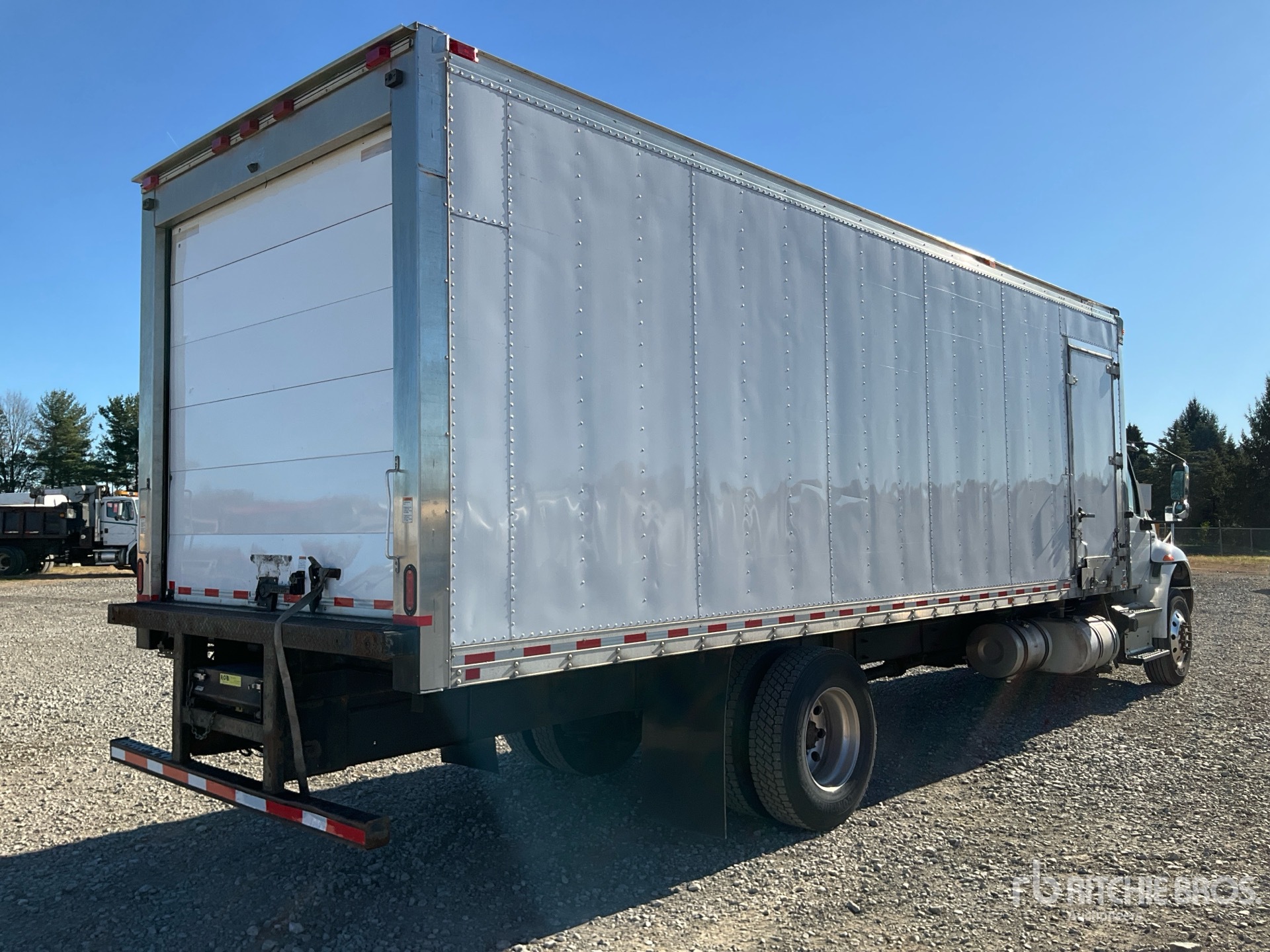 General Appearance with Bild, Ecke hinten rechts