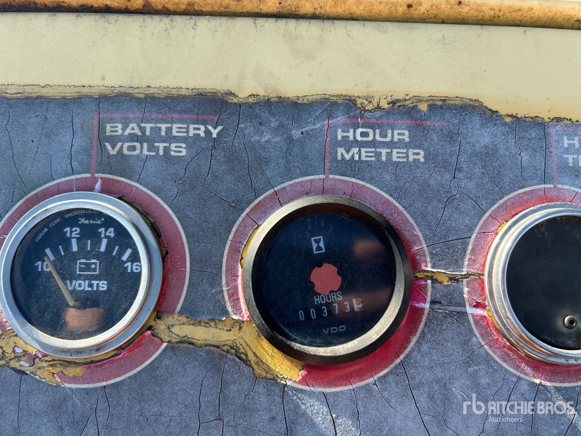 General Appearance with Hour Meter / Odometer