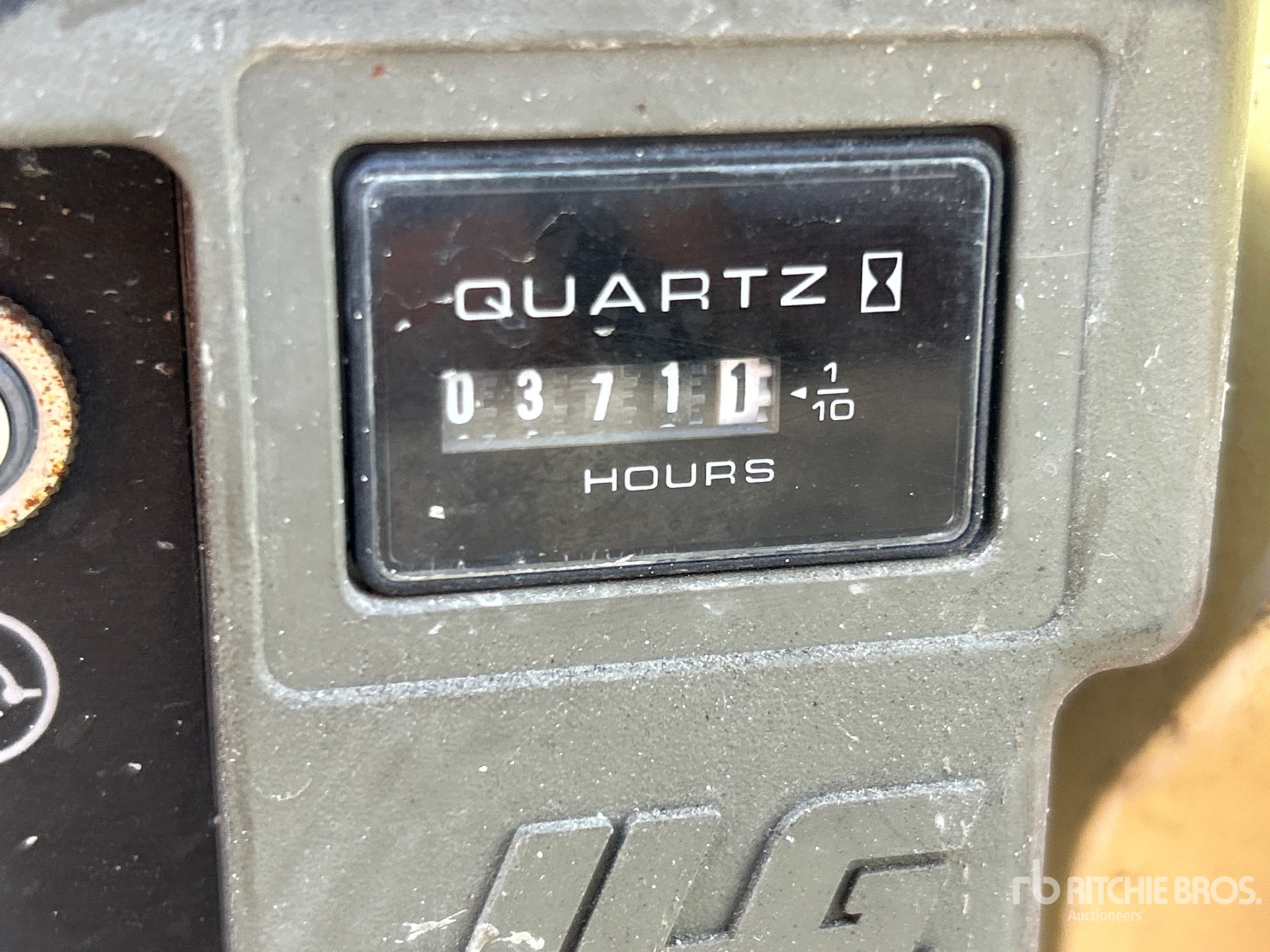 General Appearance with Hour Meter / Odometer