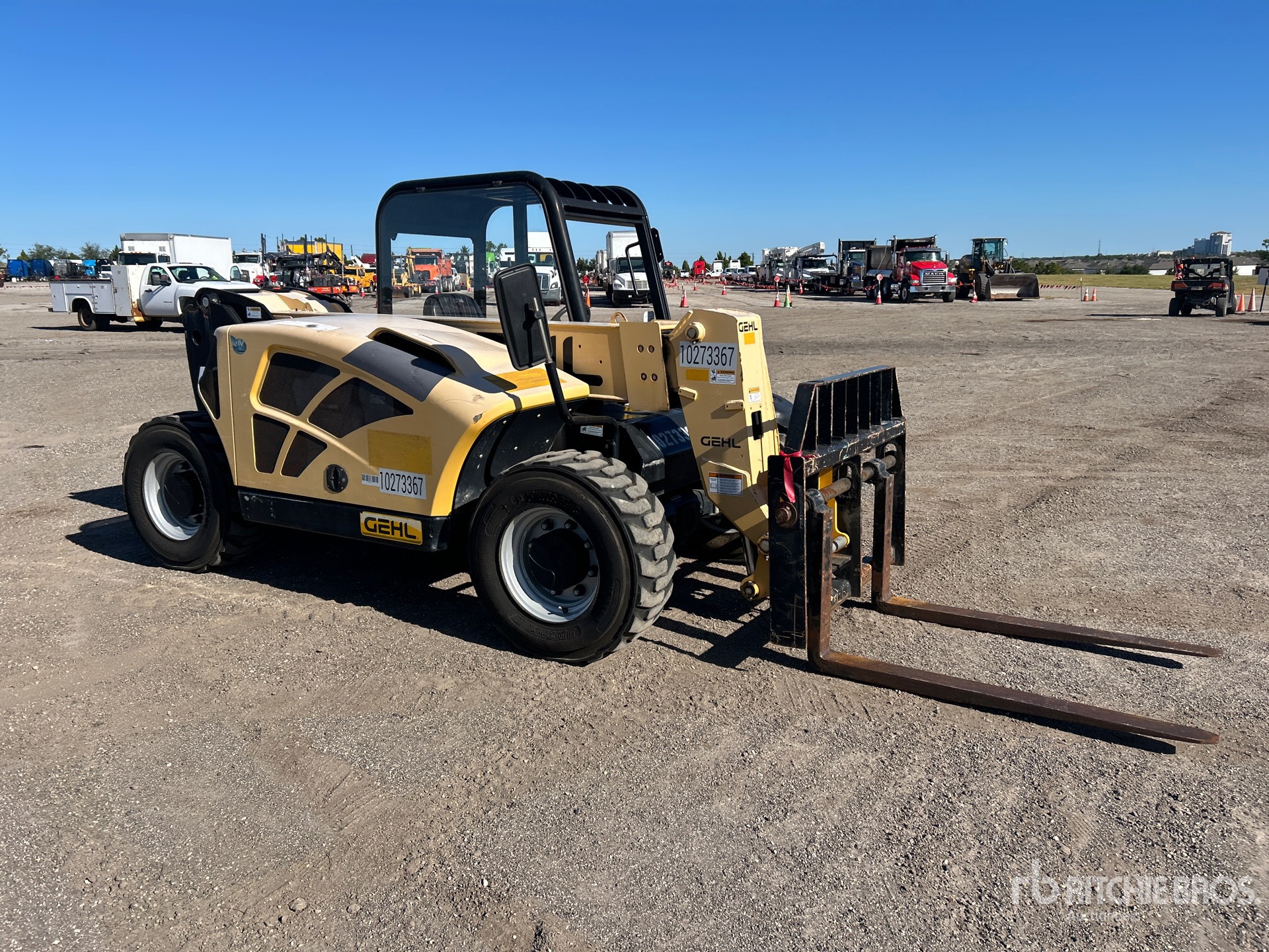 General Appearance with Picture, Right Front Corner