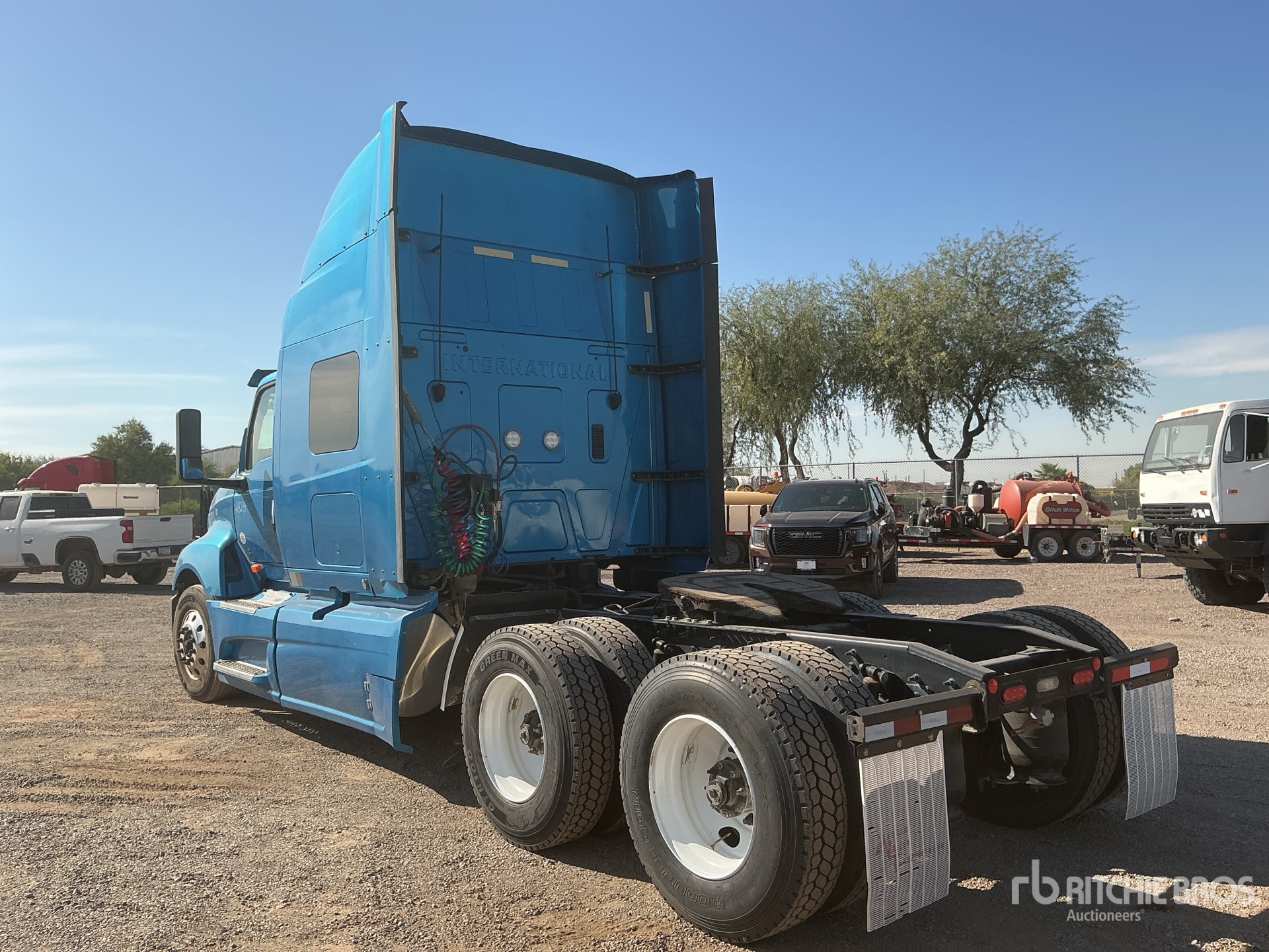 General Appearance with Picture, Left Rear Corner