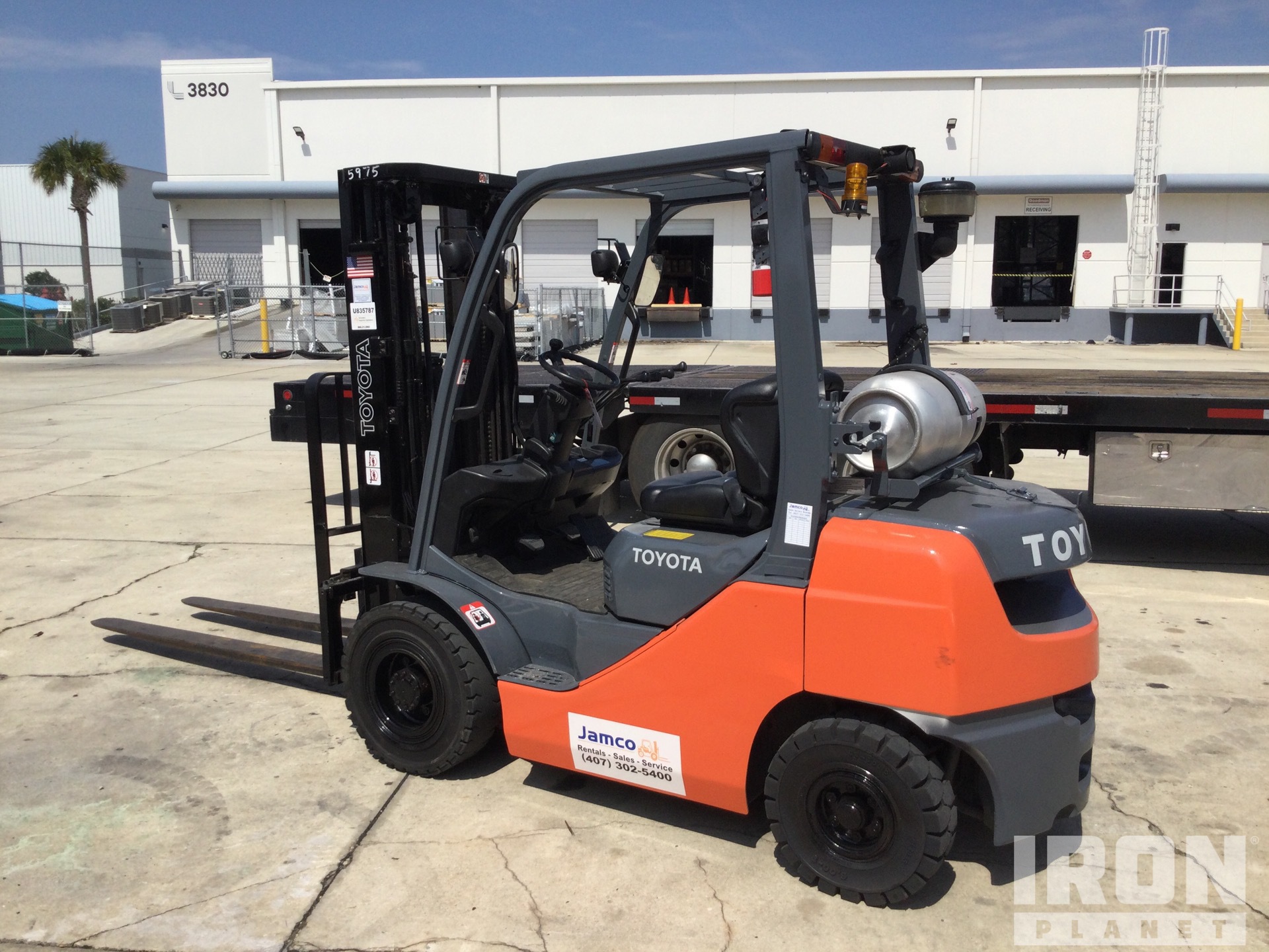 General Appearance with Foto, angolo posteriore sinistro