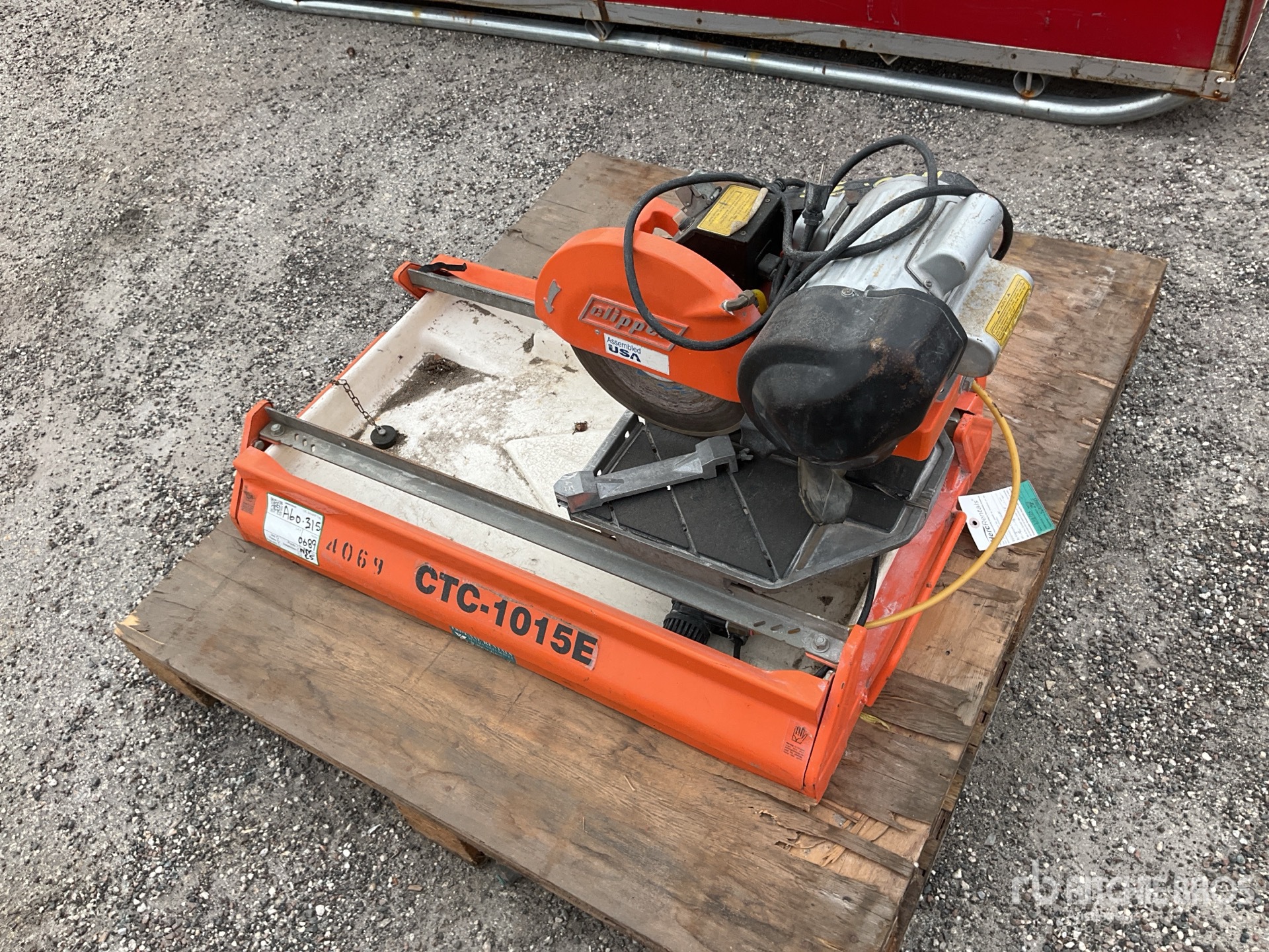 General Appearance with Picture, Left Rear Corner