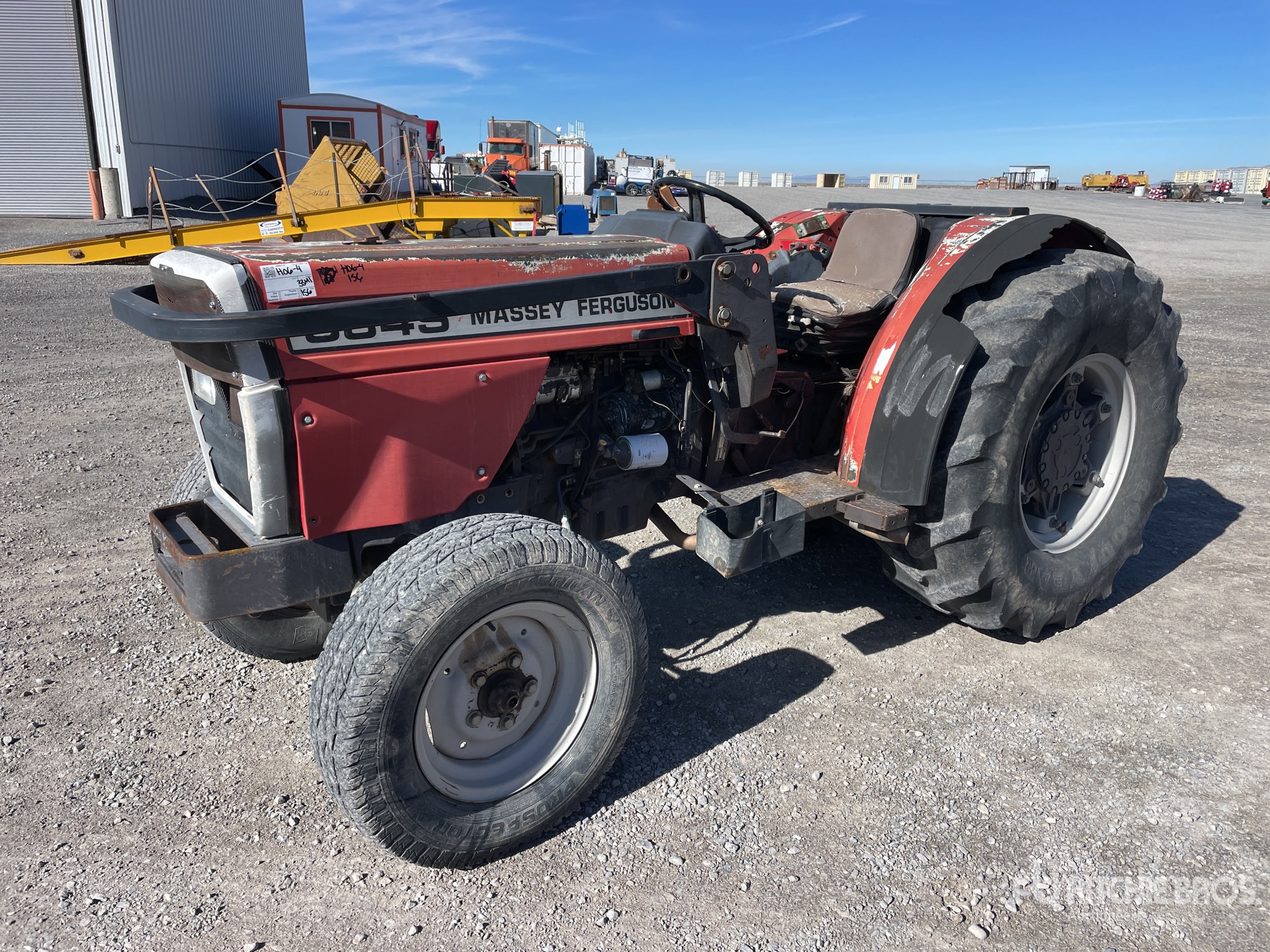 General Appearance with Bild, Ecke vorne links