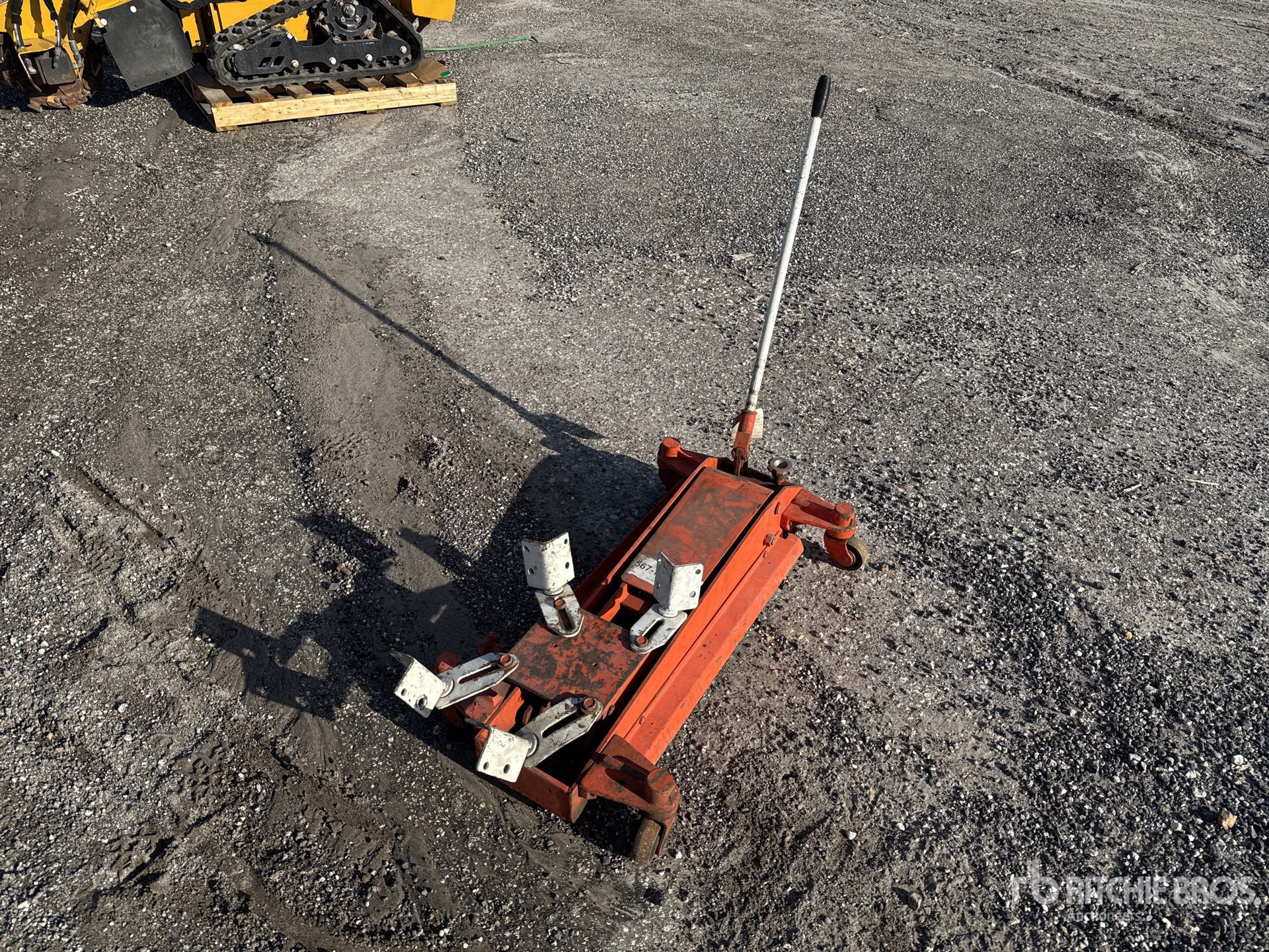 General Appearance with Bild, Ecke vorne links