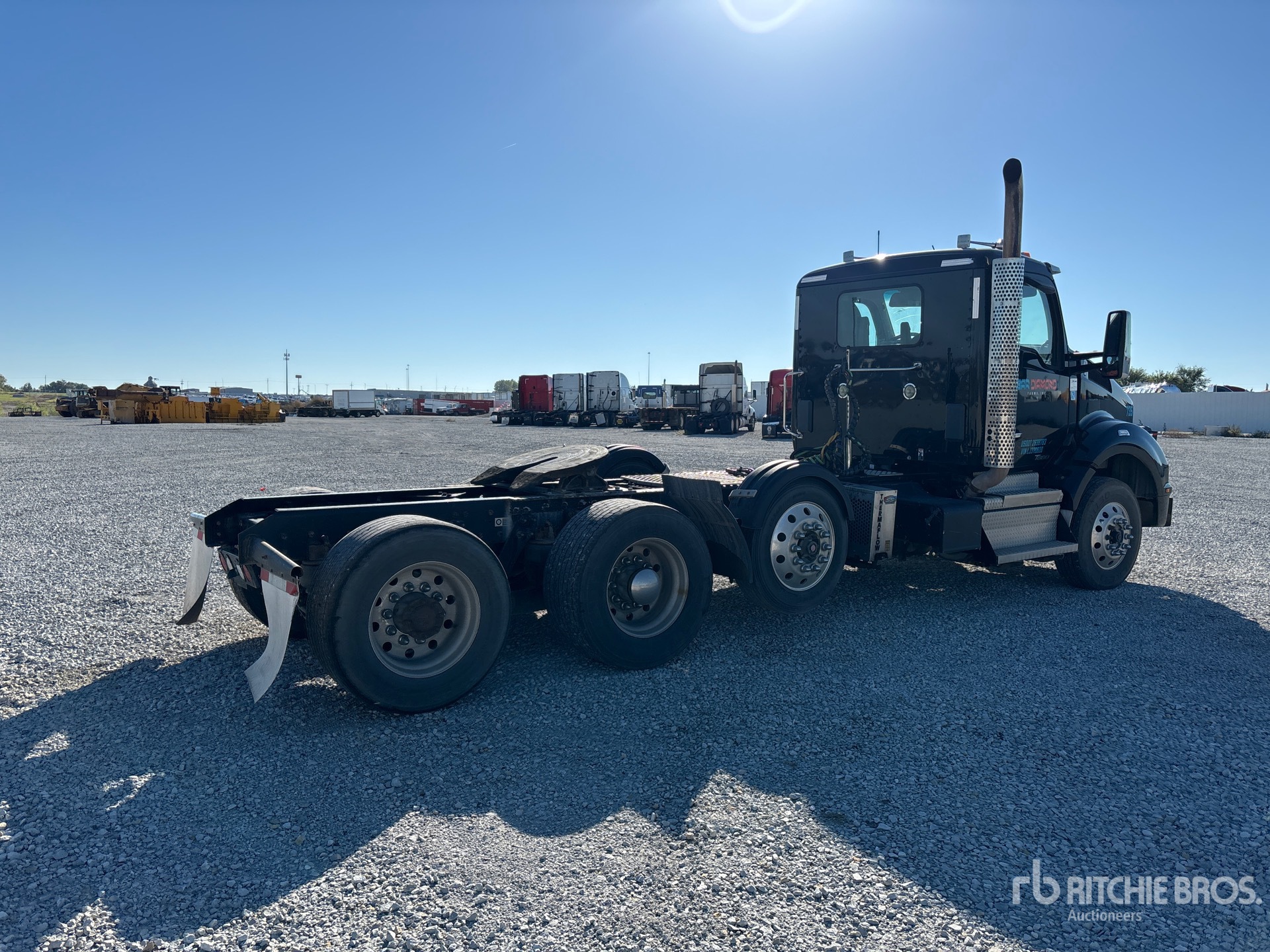 Aspect général with Image, coin arrière droit