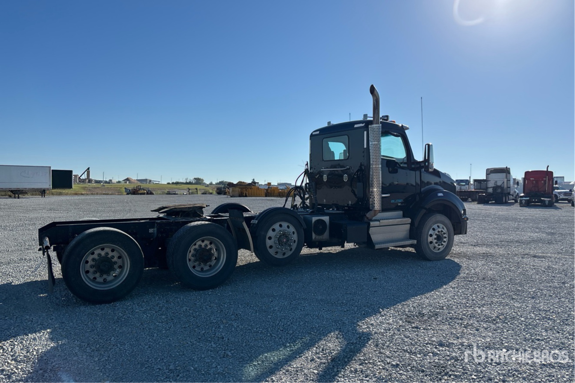 Aspect général with Image, coin arrière droit