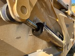 Hydraulics with Apron Lift Cylinders
