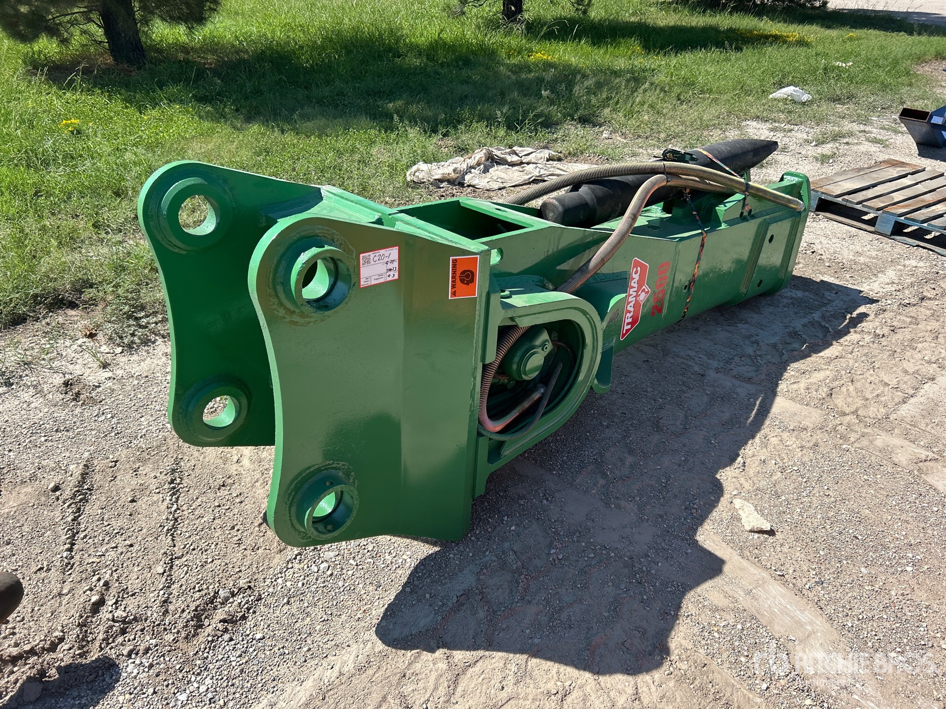 General Appearance with Picture, Right Rear Corner