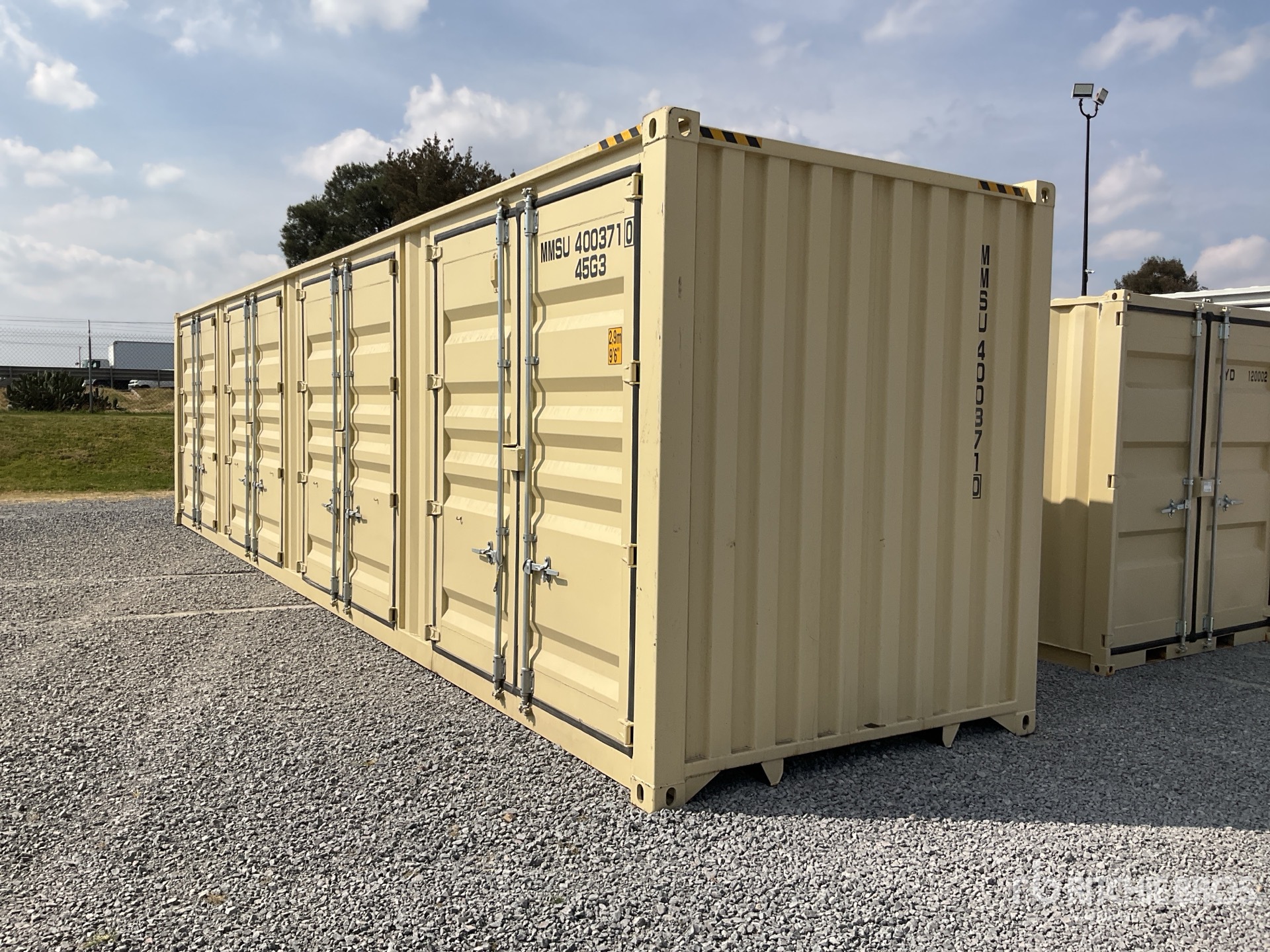 General Appearance with Zdjęcie, lewy dolny róg