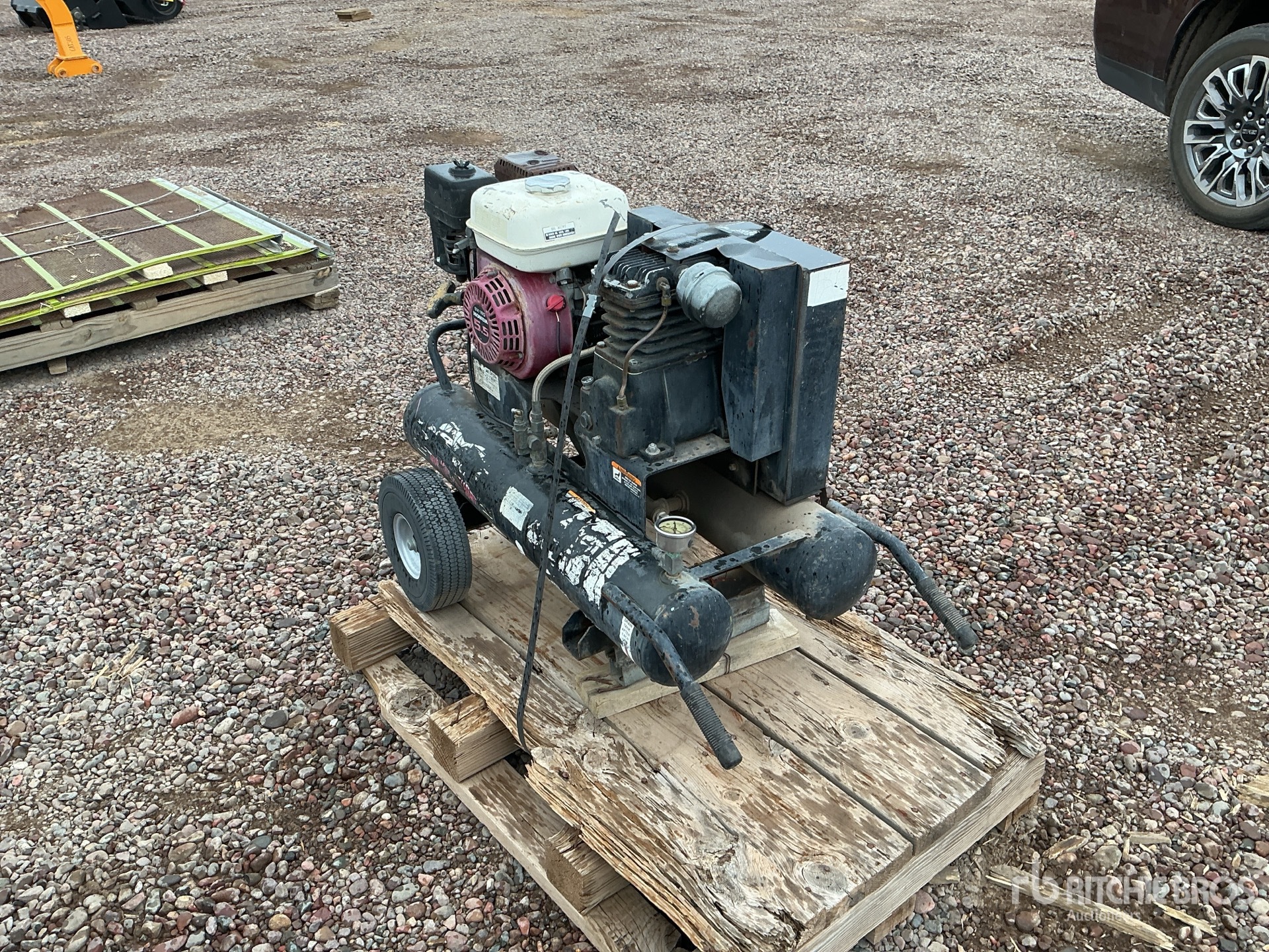 General Appearance with Picture, Right Front Corner