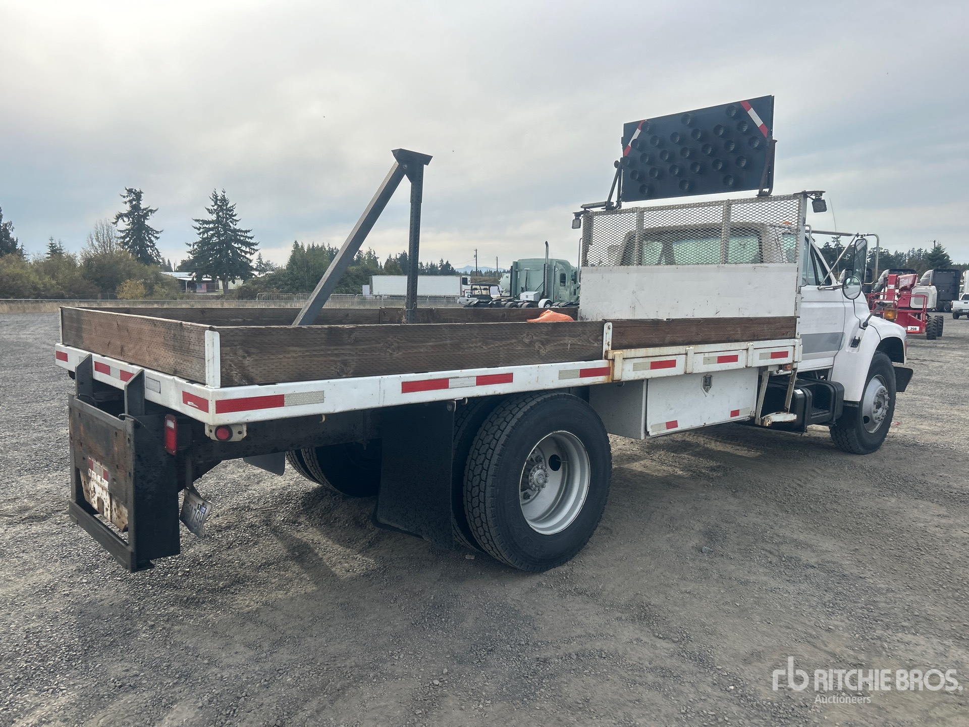 General Appearance with Picture, Right Rear Corner