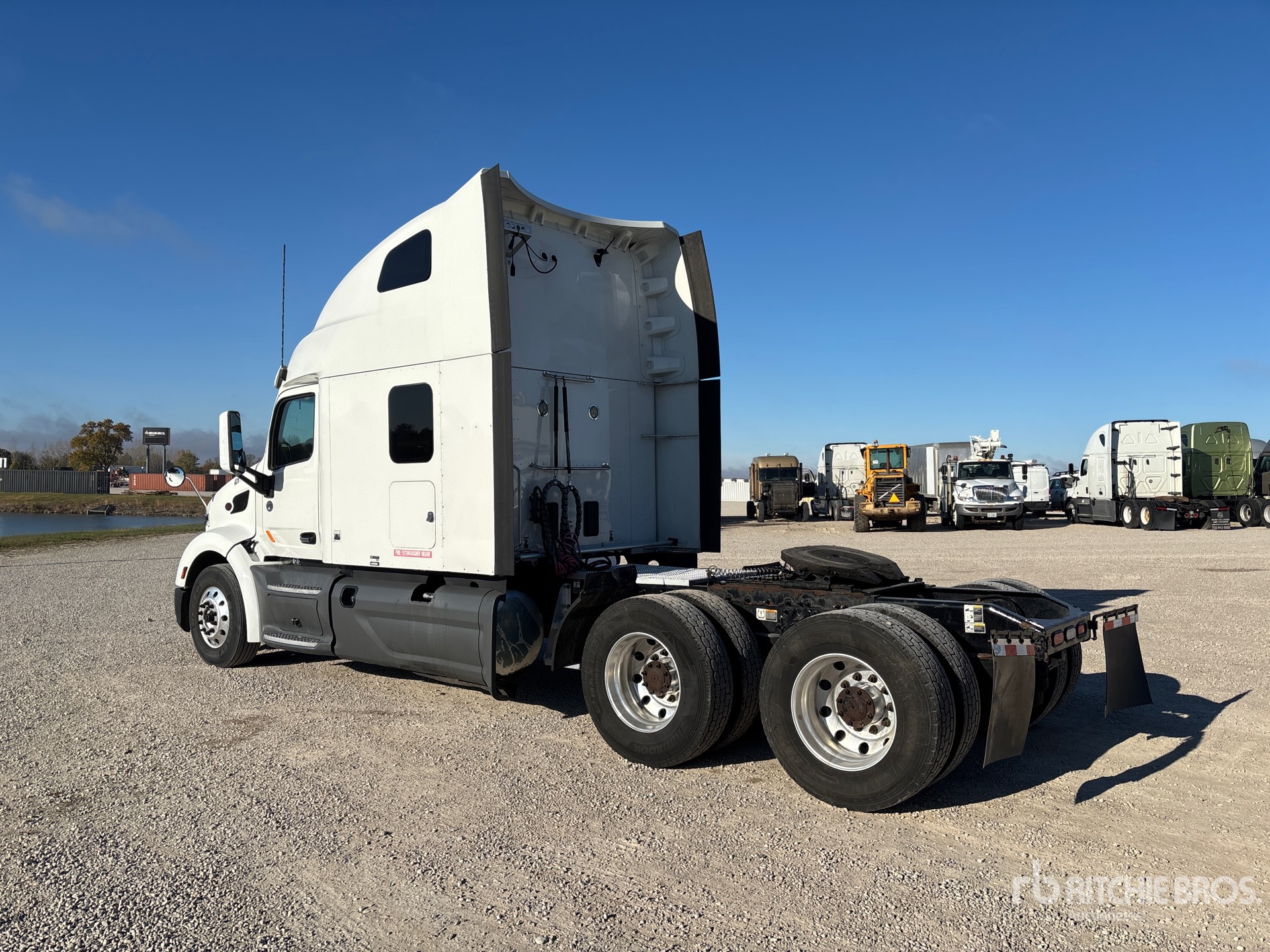 General Appearance with Bild, Ecke hinten links