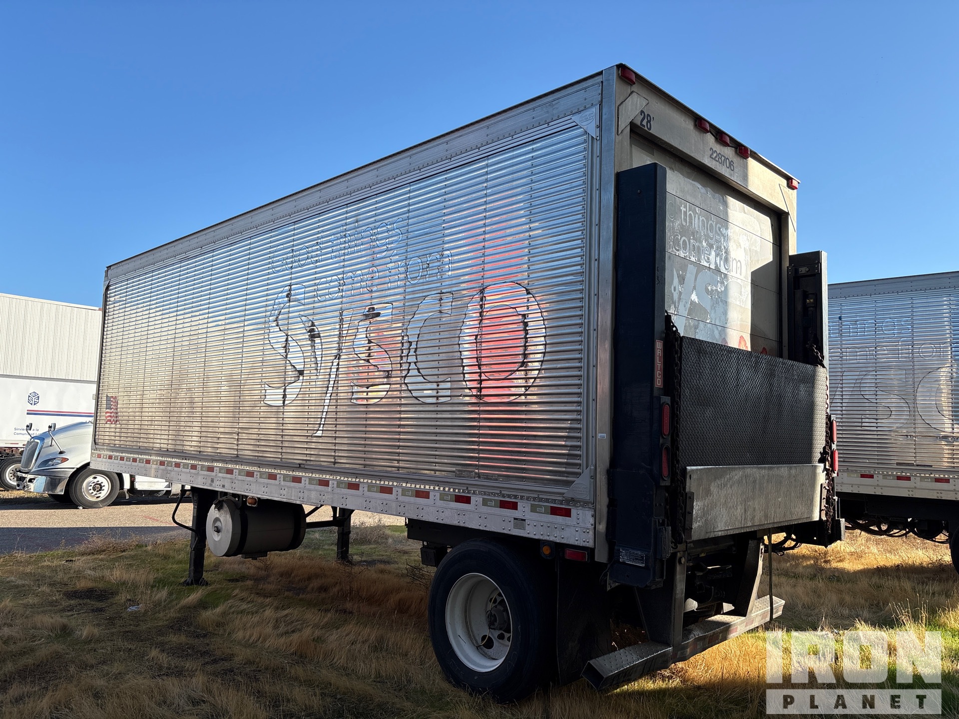 General Appearance with Foto, angolo posteriore sinistro