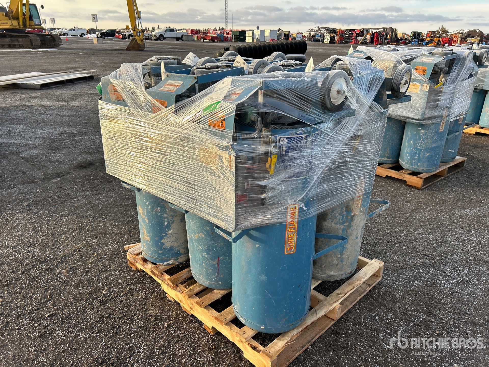 General Appearance with Foto, angolo anteriore sinistro