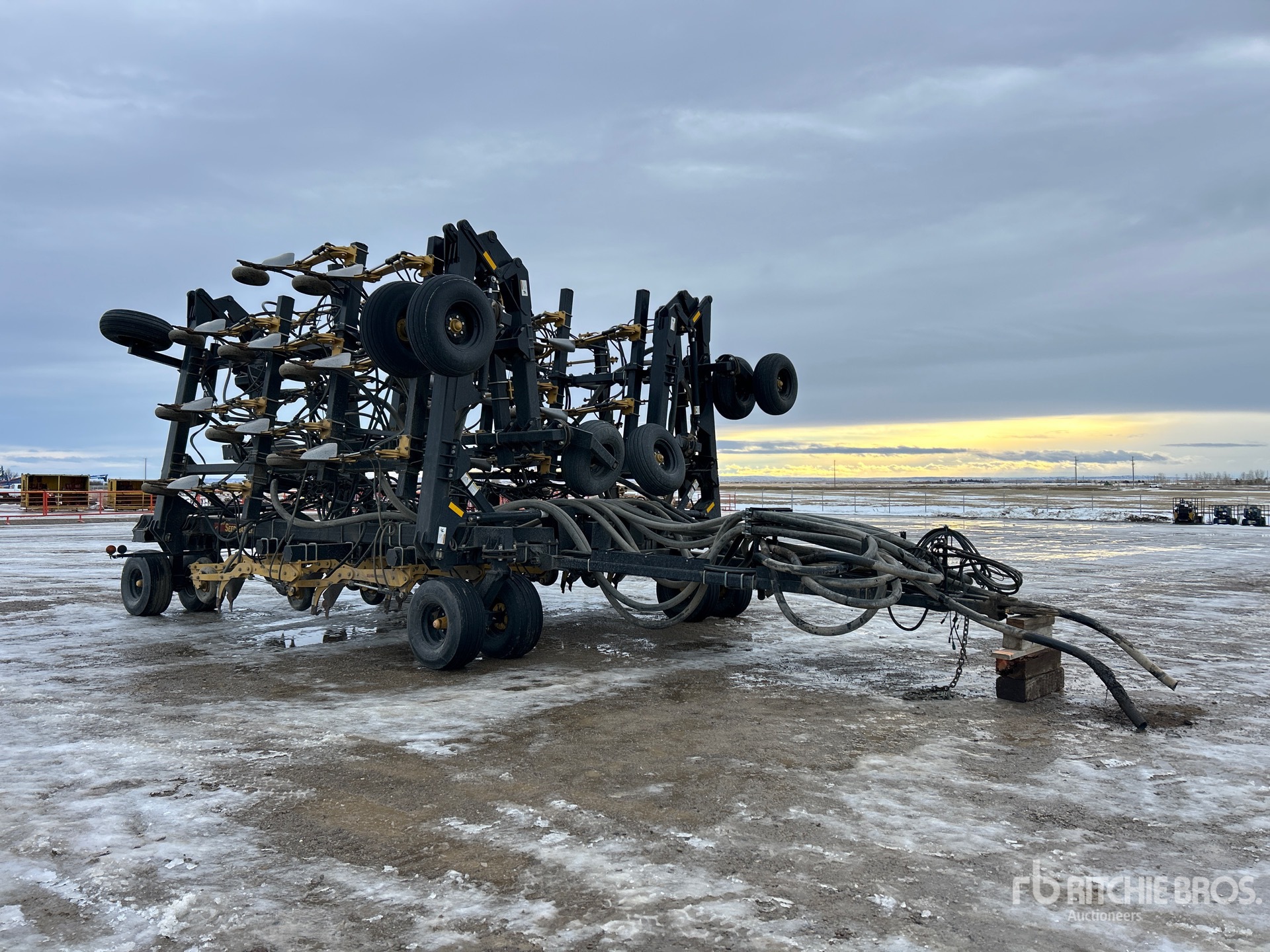 General Appearance with Bild, Ecke vorne rechts