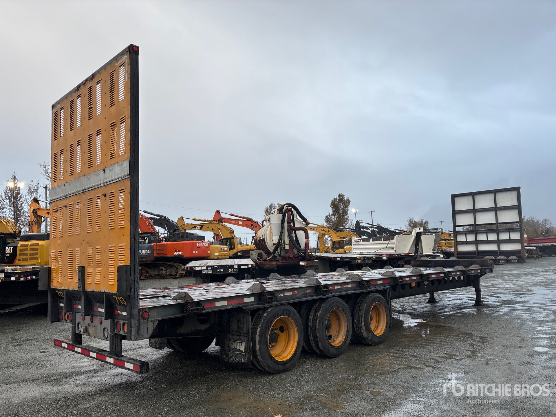 Aspect général with Image, coin arrière droit