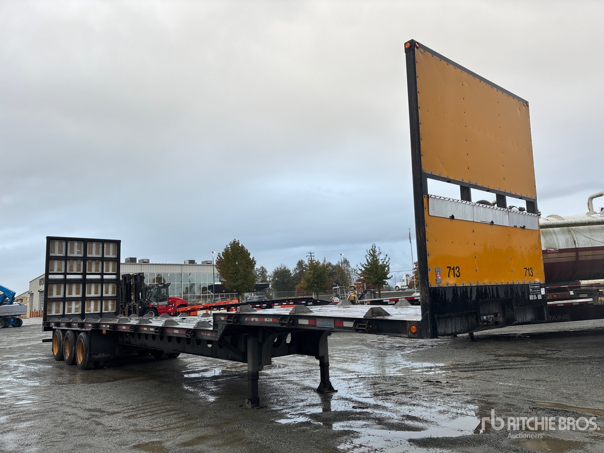 Aspect général with Image, coin avant droit