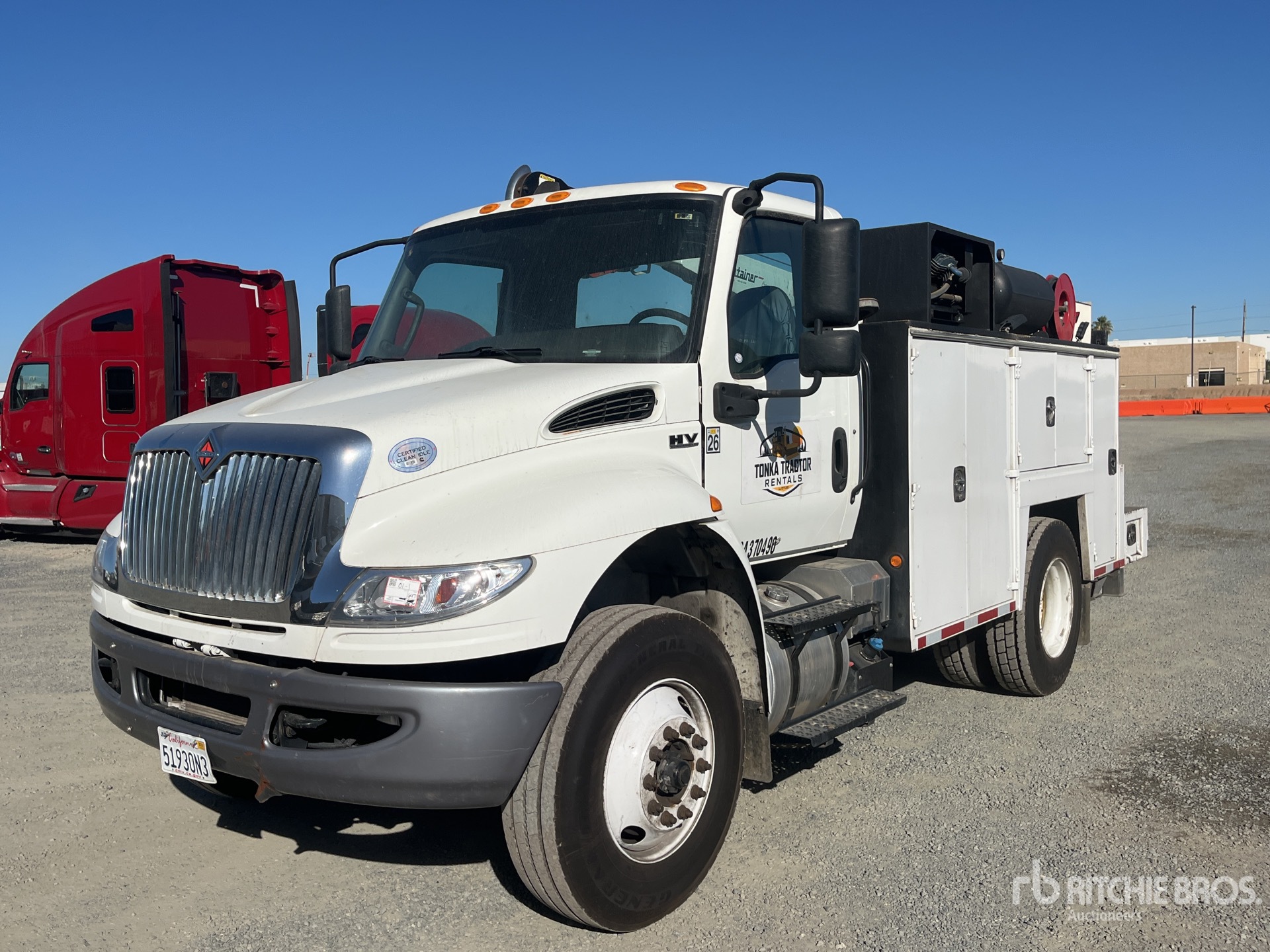 General Appearance with Picture, Left Front Corner