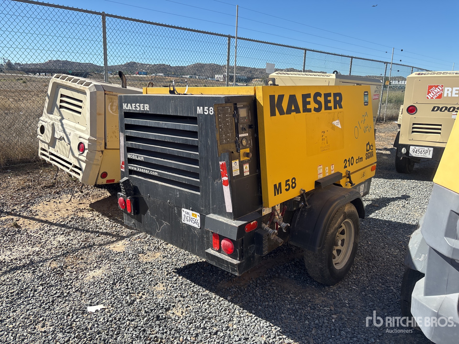 Aspect général with Image, coin arrière droit