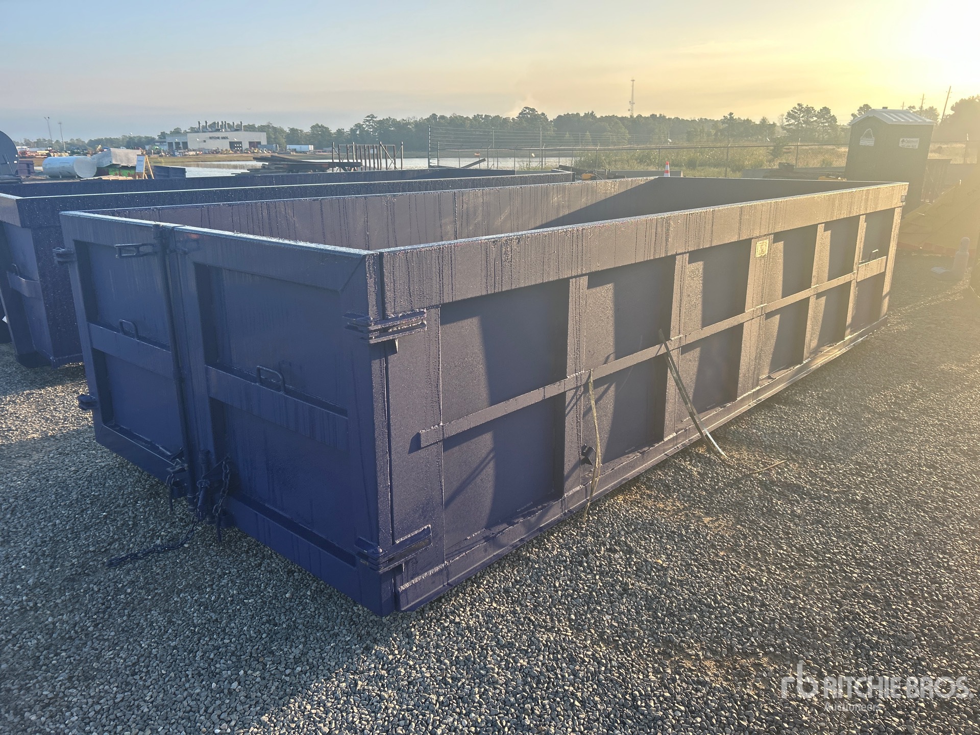 General Appearance with Foto, angolo anteriore sinistro