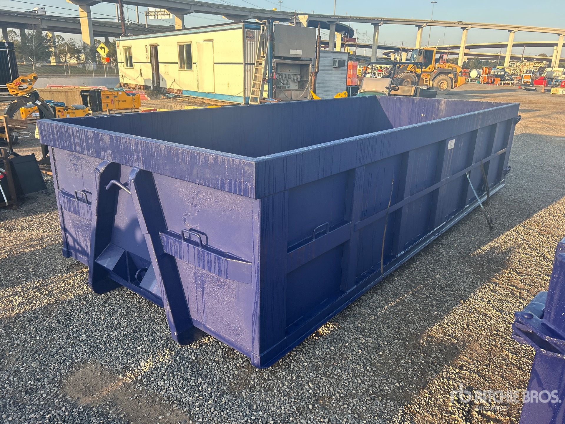 General Appearance with Foto, angolo anteriore sinistro