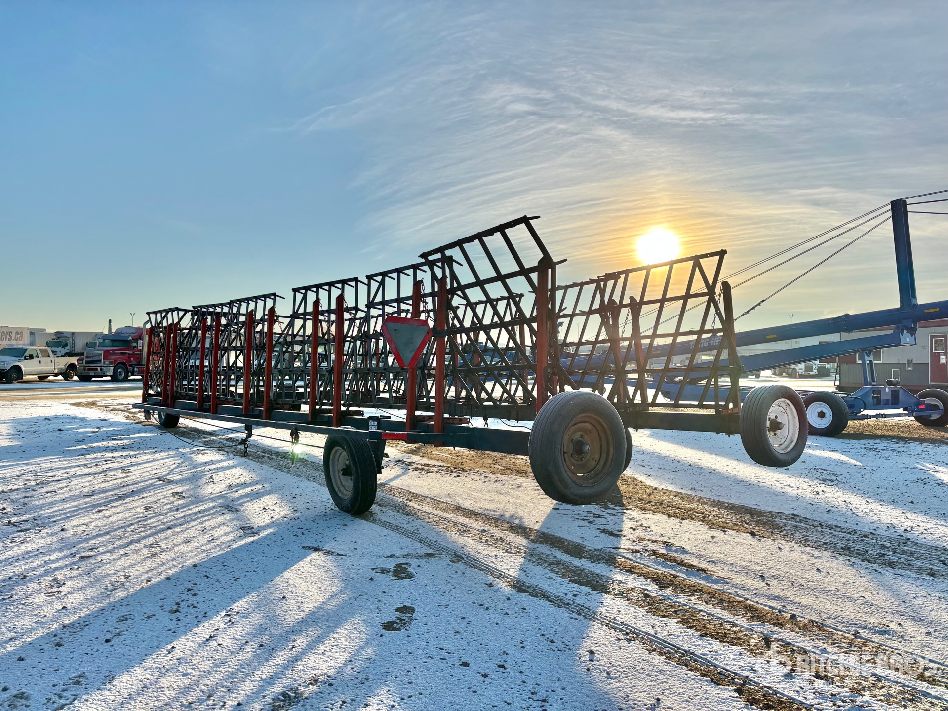 General Appearance with Foto, angolo posteriore sinistro