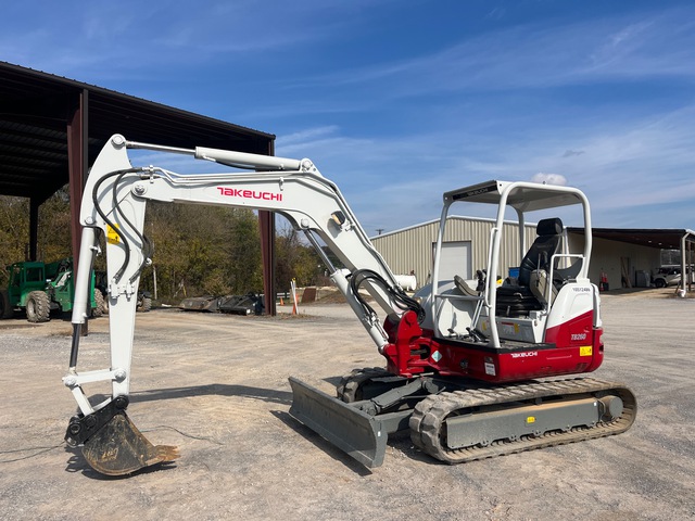 2016 Takeuchi TB260 Mini Excavator