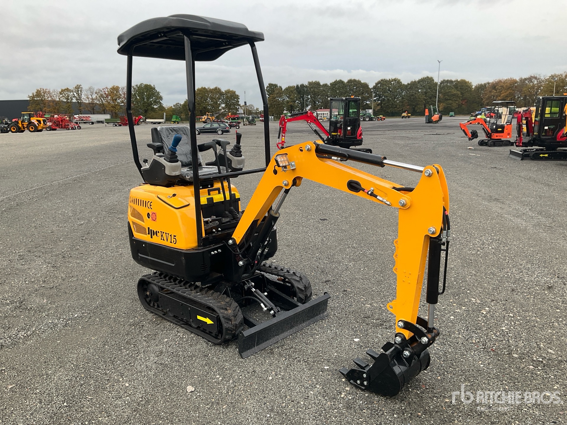 General Appearance with Picture, Right Front Corner