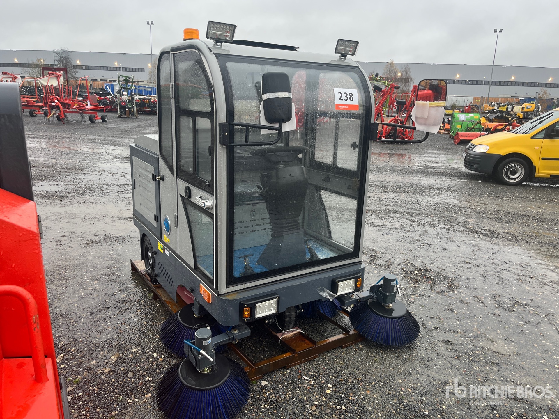 General Appearance with Picture, Right Front Corner