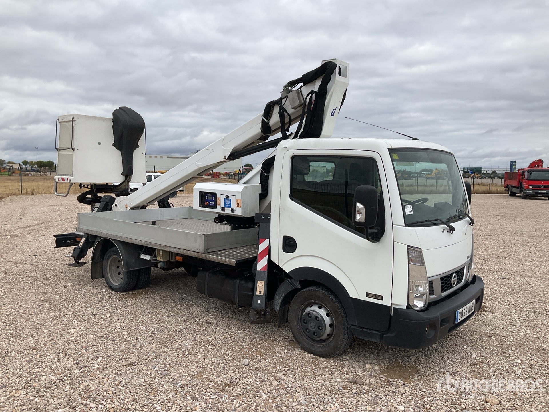 General Appearance with Bild, Ecke vorne rechts