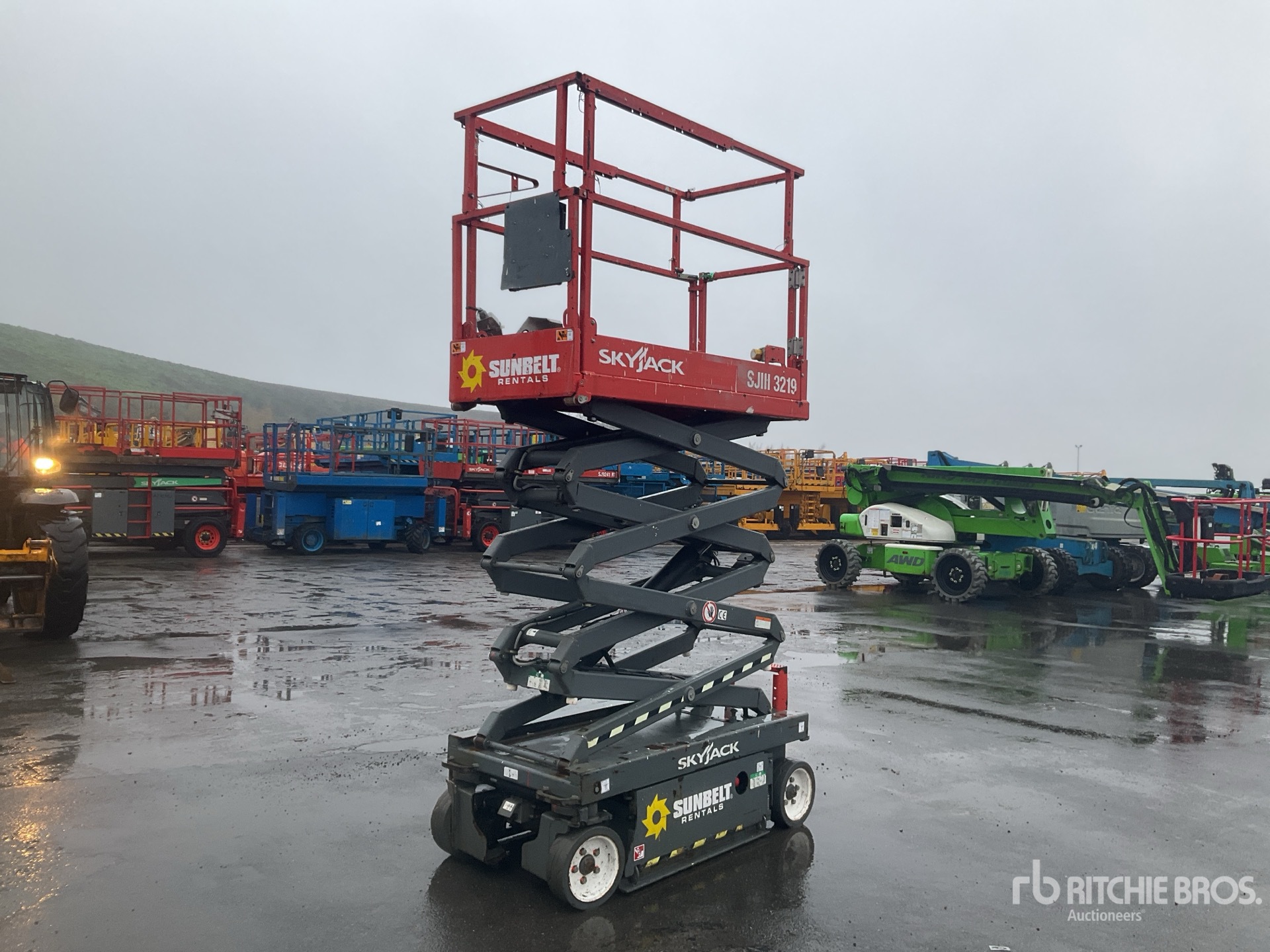 General Appearance with Picture, Left Front Corner