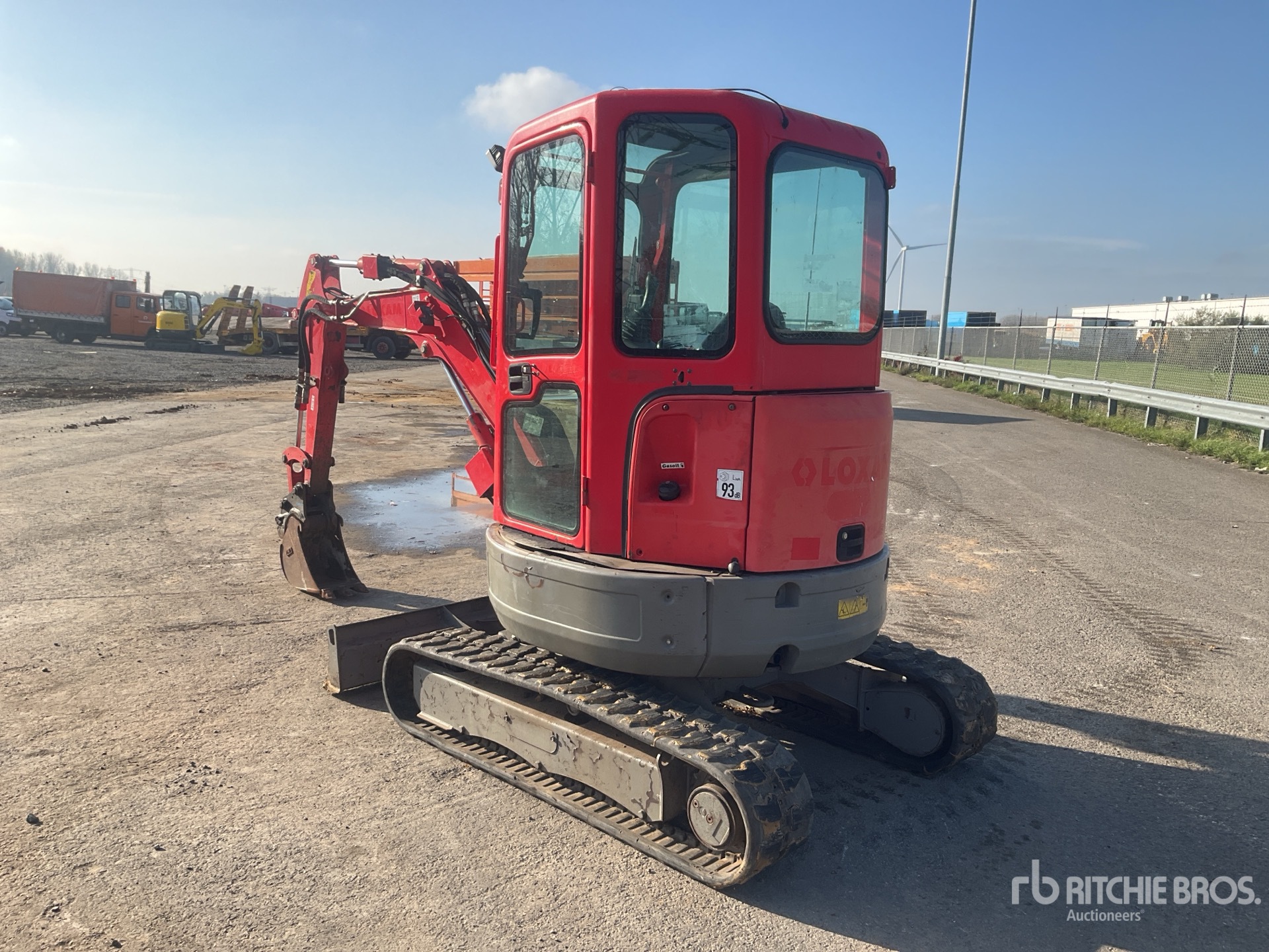 General Appearance with Picture, Left Rear Corner