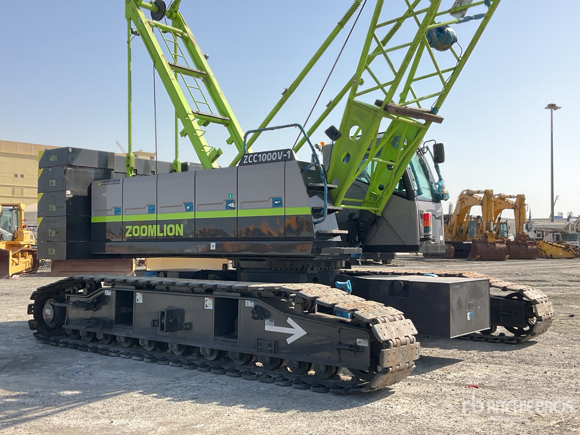 General Appearance with Picture, Right Front Corner