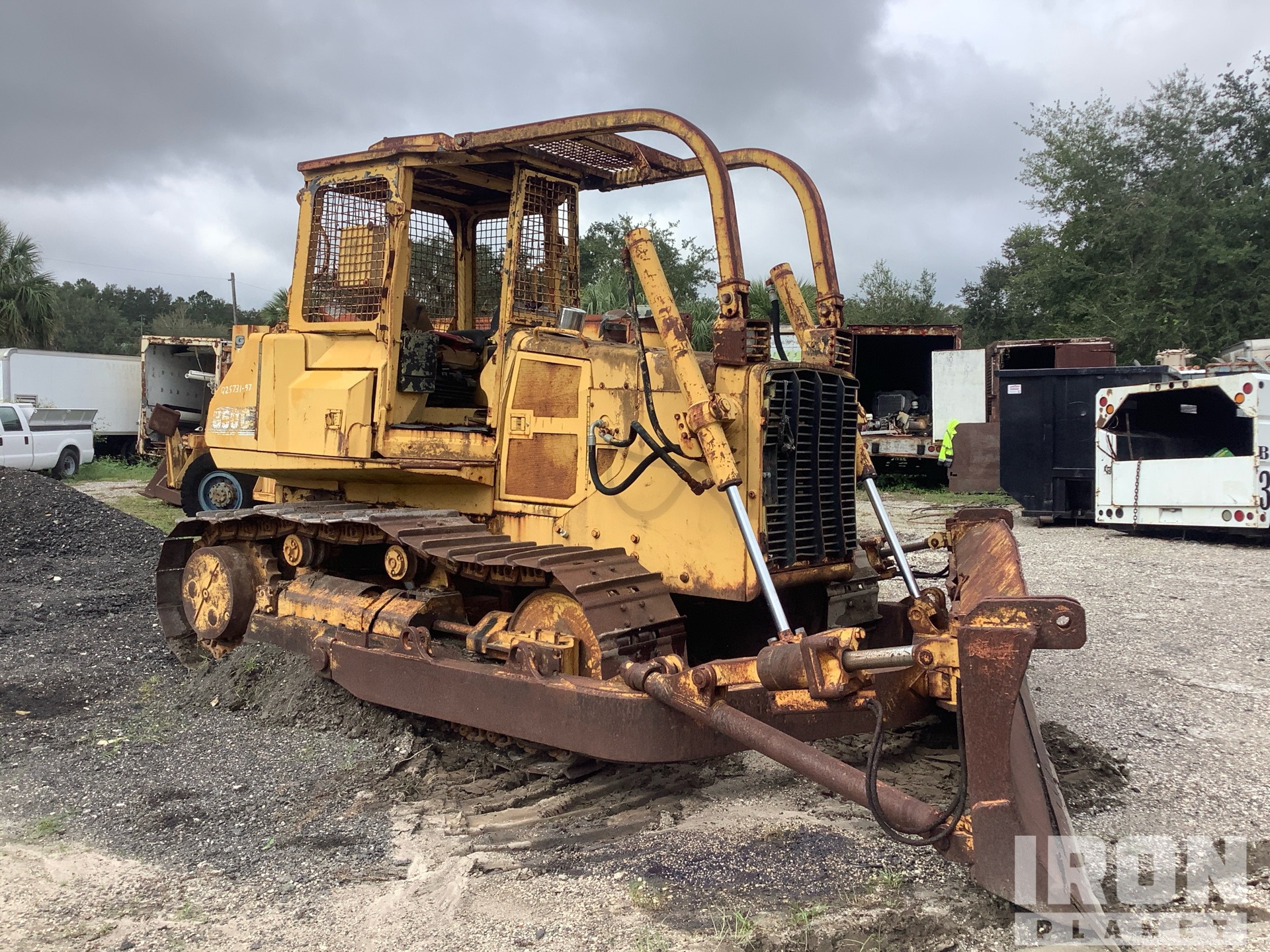 General Appearance with Bild, Ecke vorne rechts