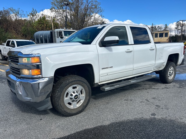 2015 Chevrolet Silverado 2500HD 4x2 Crew Cab Pickup