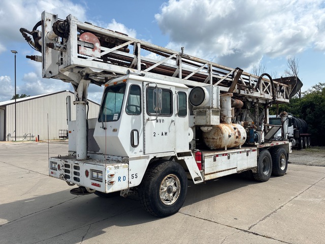 Drilltech T40K2H on 1986 Federal Motors 6x4 Water Well Drilling Rig