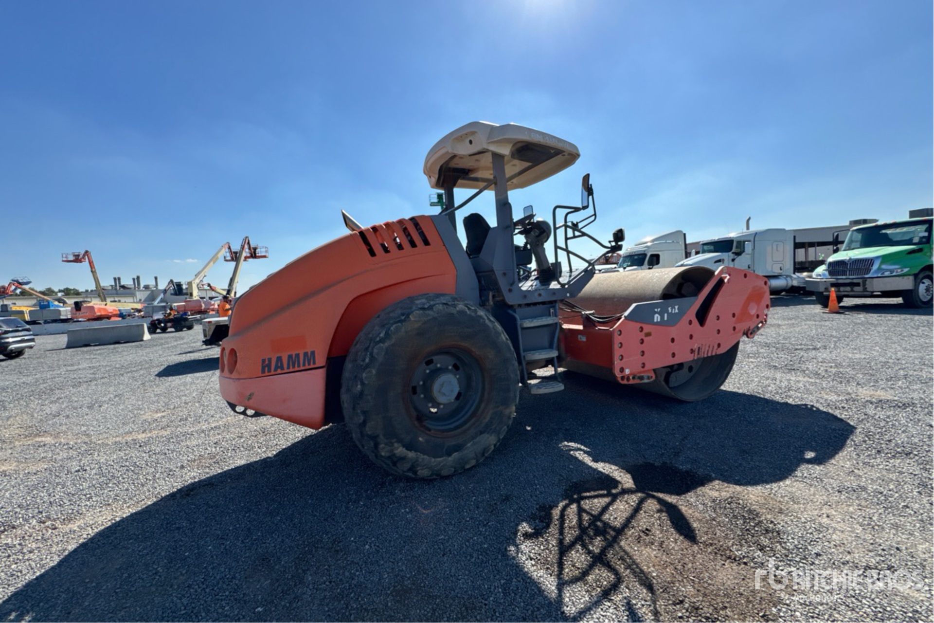 General Appearance with Image, coin arrière droit