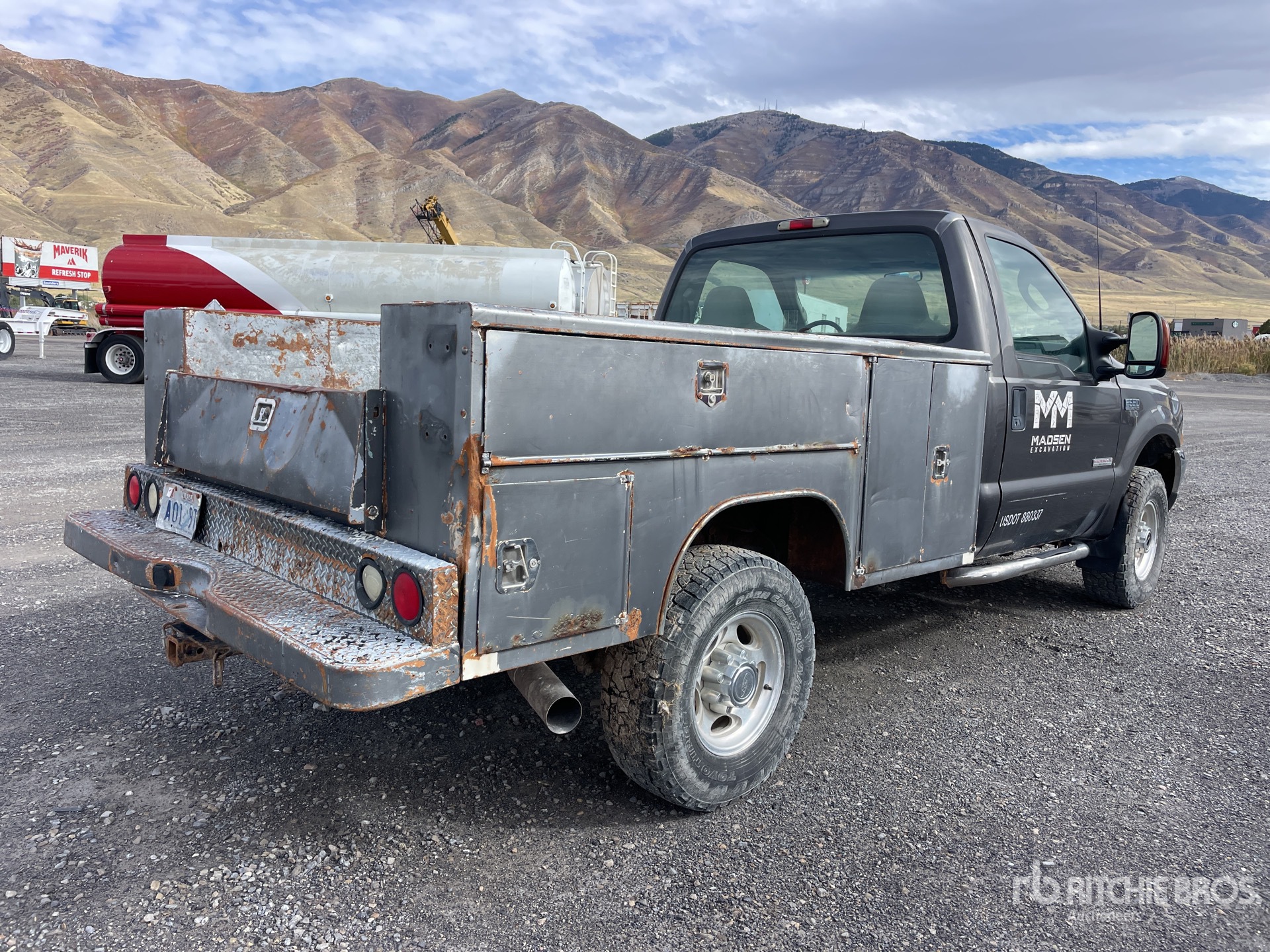 General Appearance with Picture, Right Rear Corner