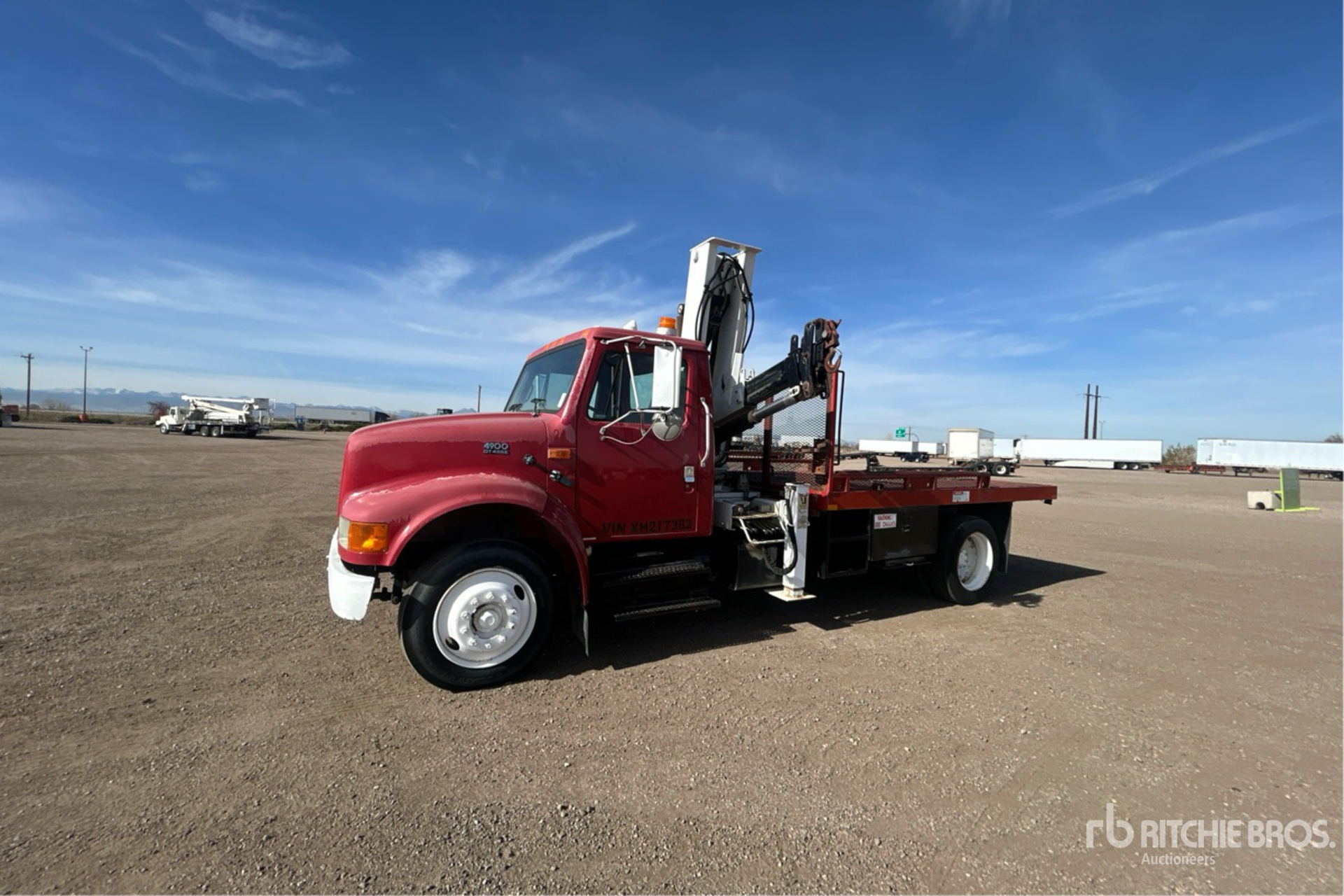 General Appearance with Picture, Left Front Corner