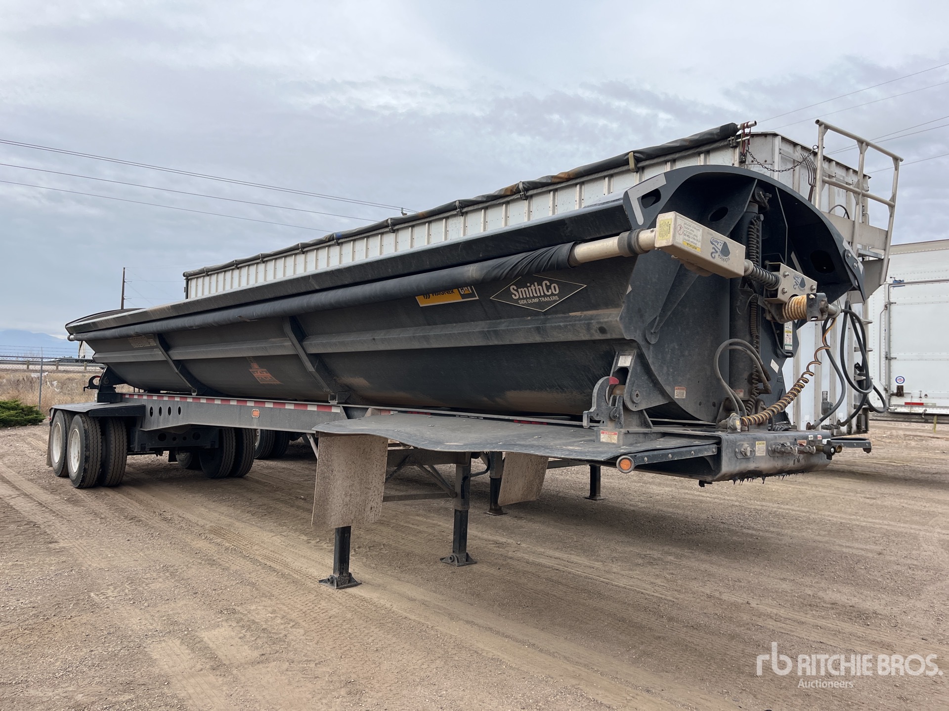 Aspect général with Image, coin avant droit