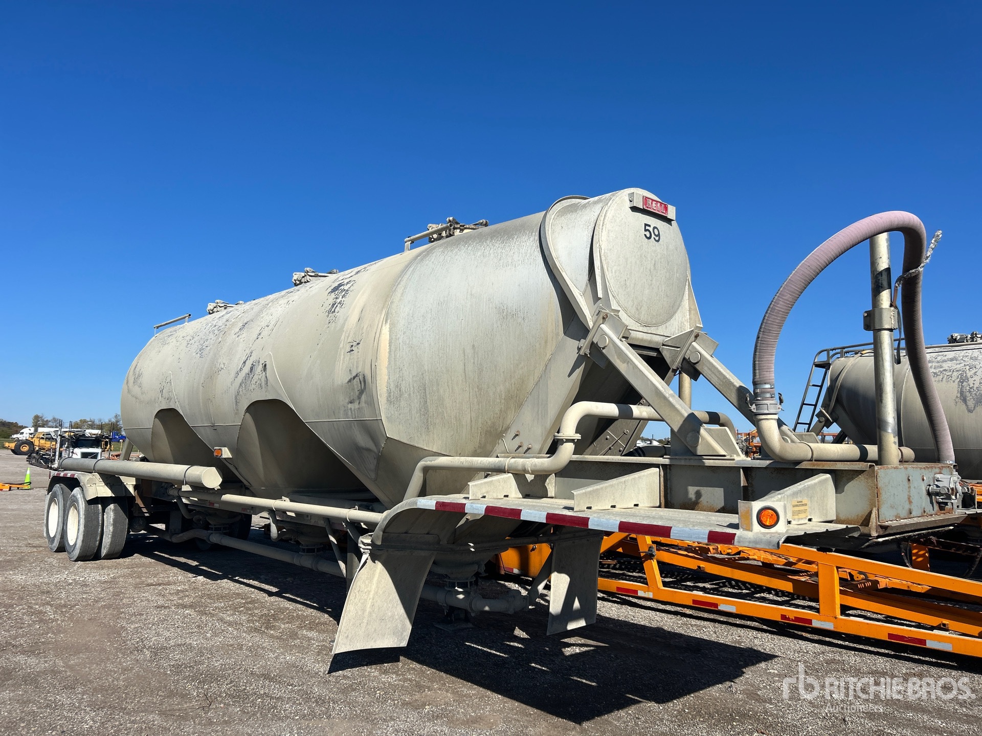 Aspect général with Image, coin avant droit