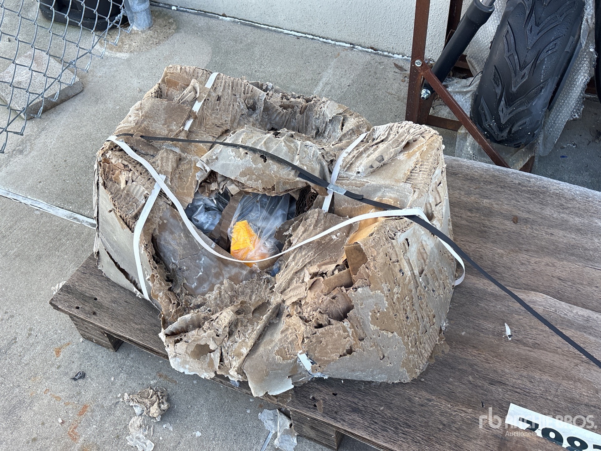 General Appearance with Picture, Left Front Corner