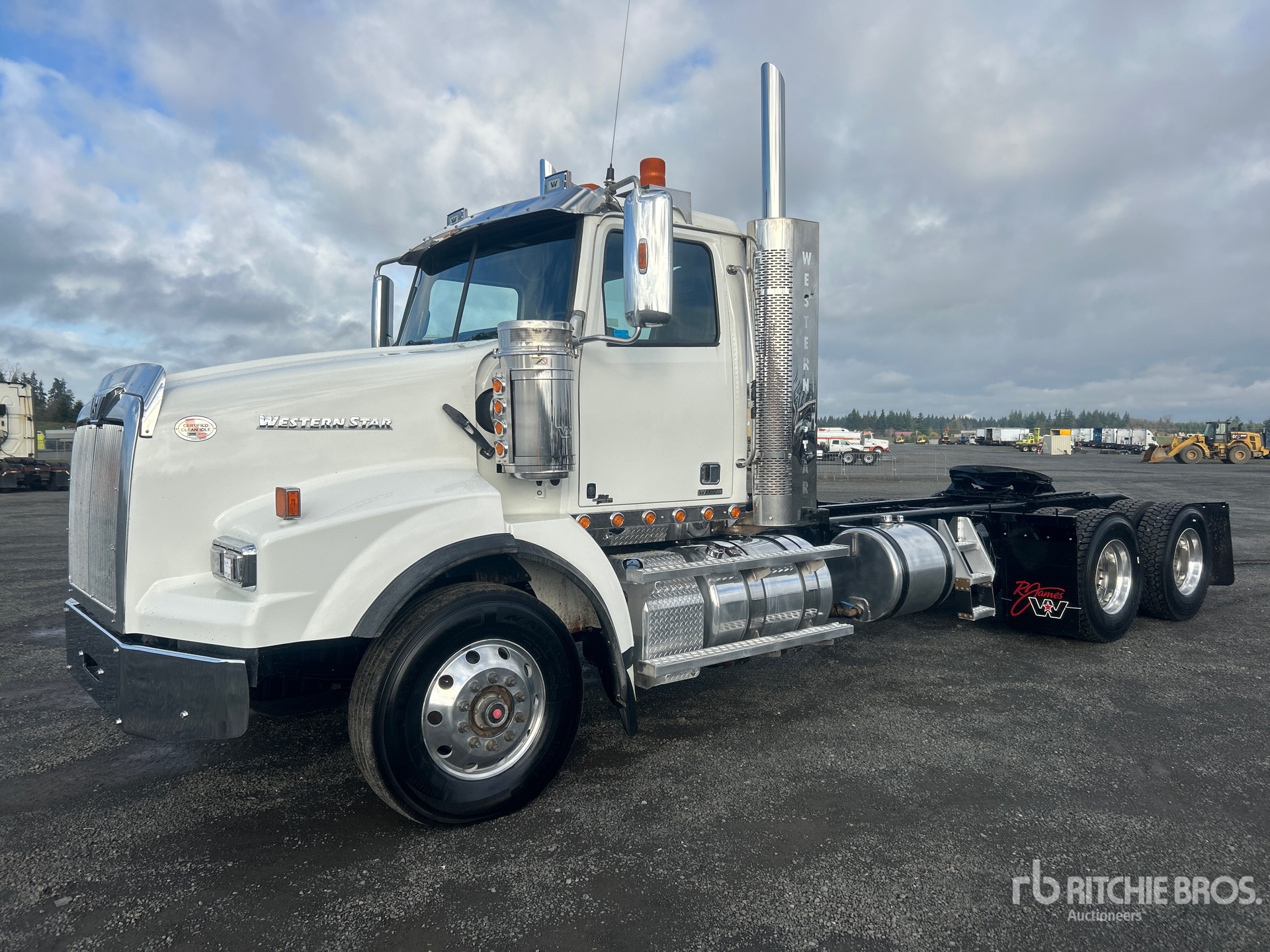 General Appearance with Picture, Left Front Corner